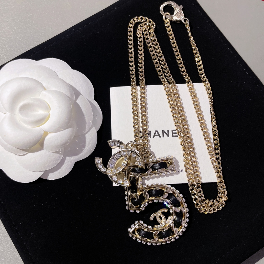 TOP CHANEL Chain Rope Lambskin Number 5 Necklace - Light Gold