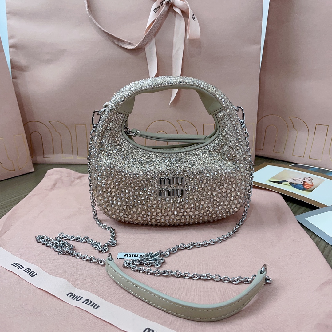 TOP Miu Miu Mini Diamond Bag 17 X 10 X 6 cm - 2 Color