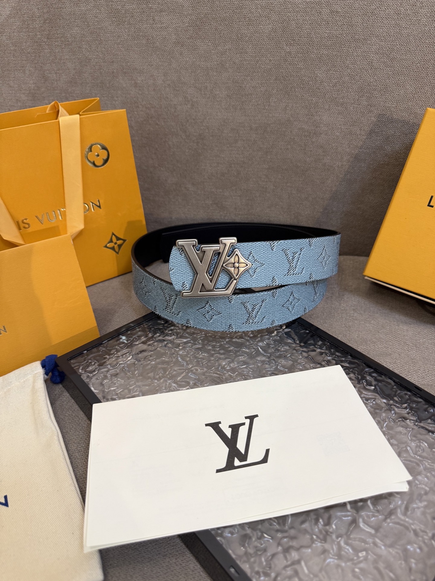 TOP Louis Vuitton LV  Belt - Blue