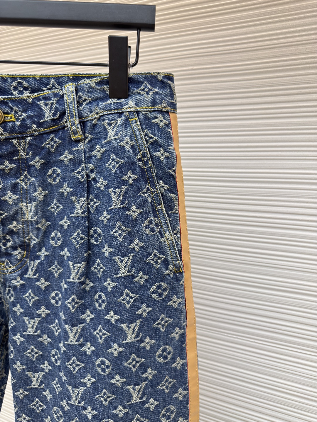 LOUIS VUITTON 提花满印缝边牛仔裤