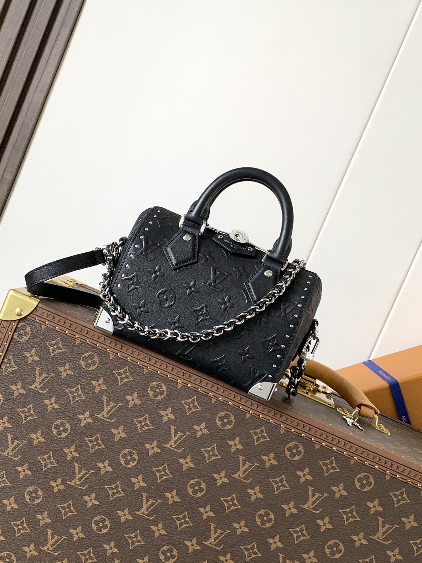 TOP Louis Vuitton LV Monogram Bold Speedy 20 Trunk Handbag 20.5x13.5x11cm  - Black
