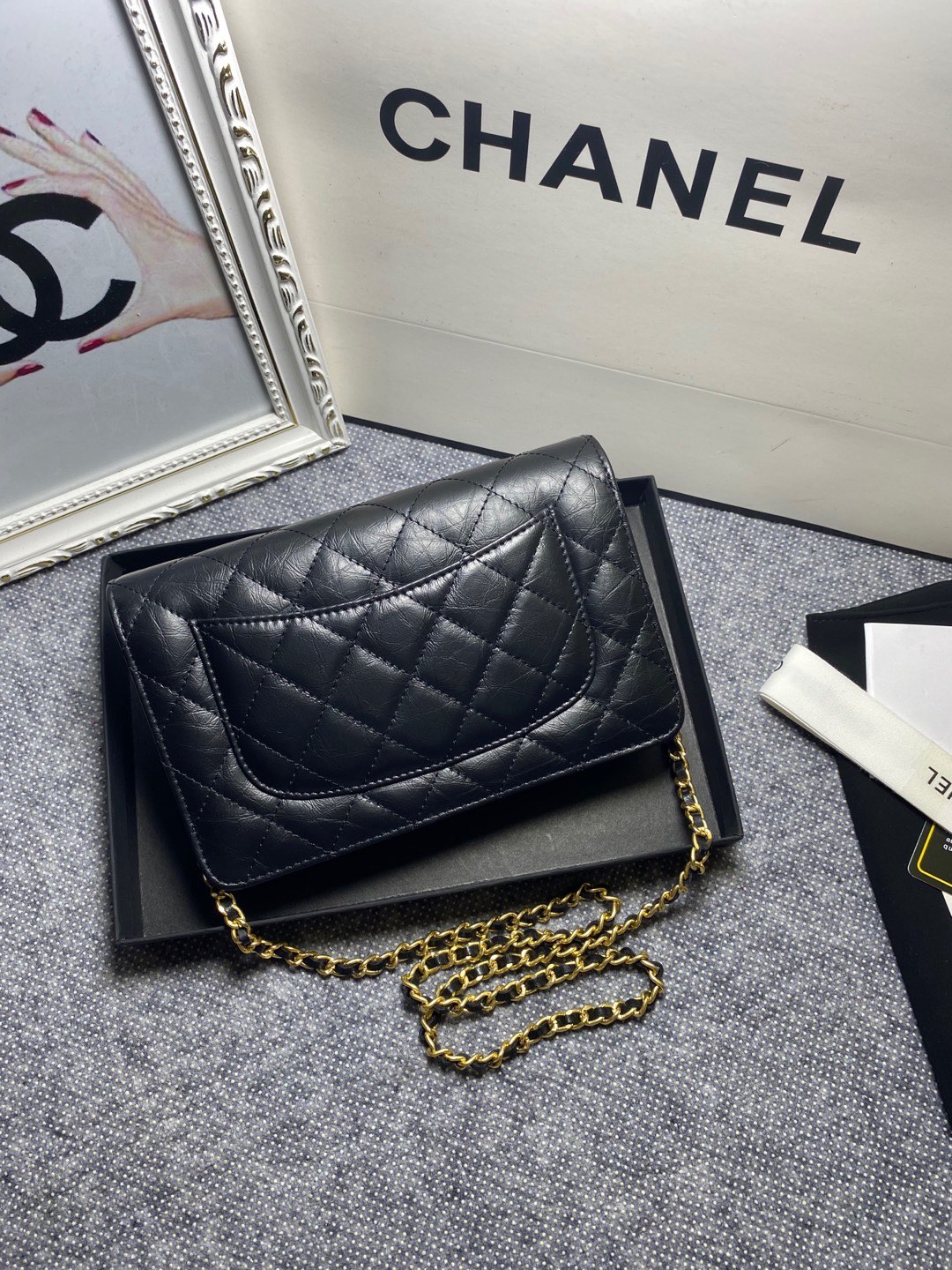 TOP CHANEL WOC Cowhide Bag 19cm - Black