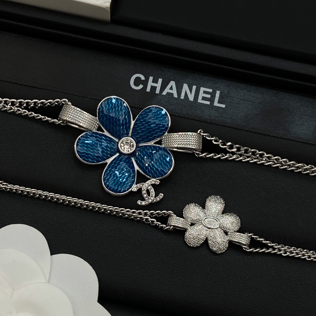 TOP CHANEL Necklace Bracelet Earrings Set - Silver