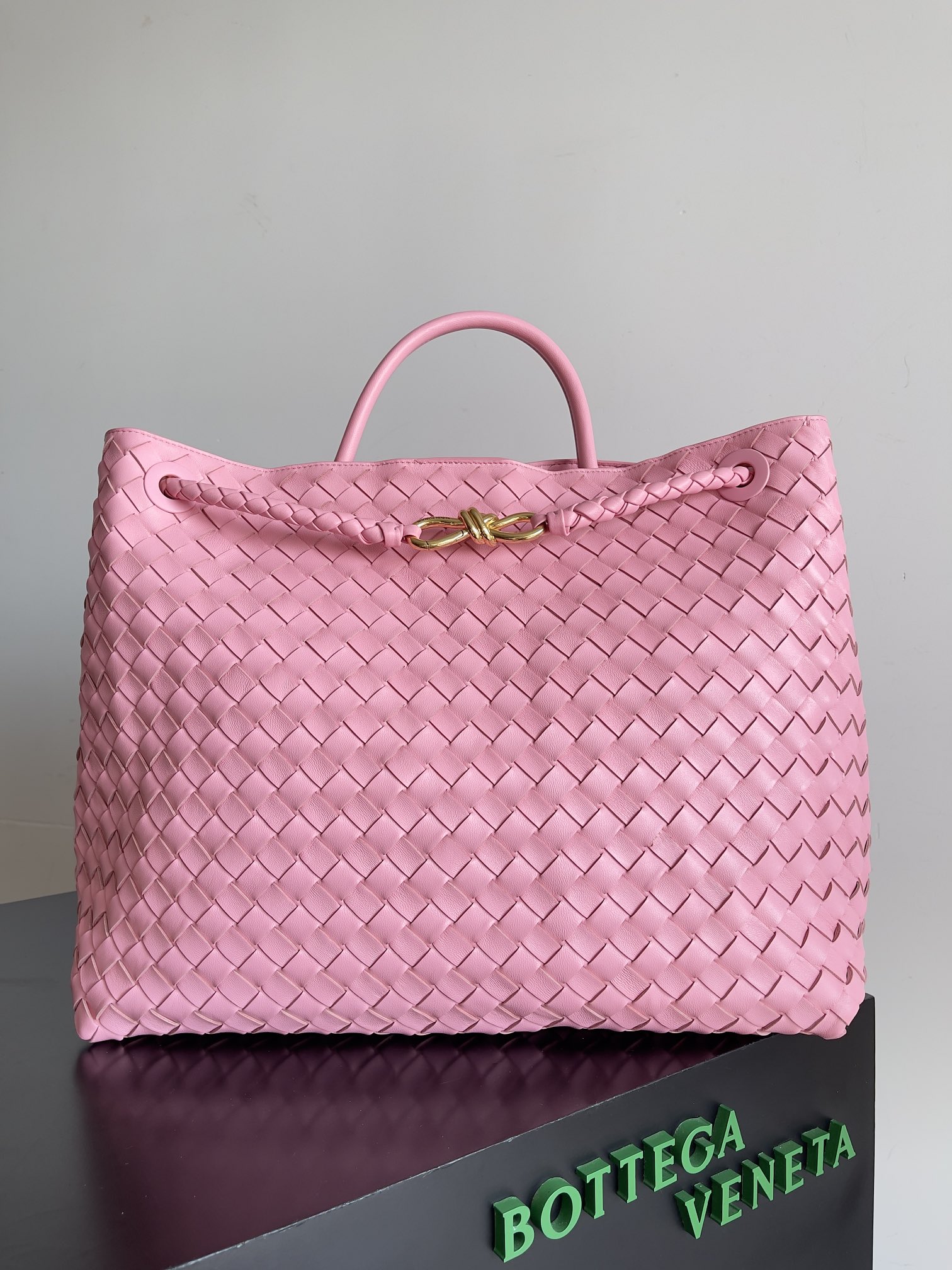 TOP Bottega Veneta BV Andiamo Bags - Pink