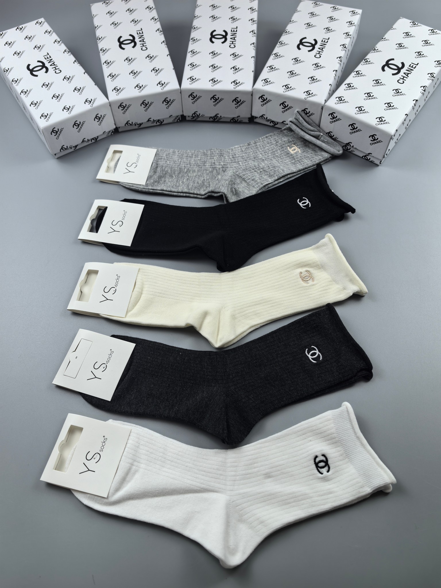 TOP CHANEL Socks - 5 Pieces as a Set