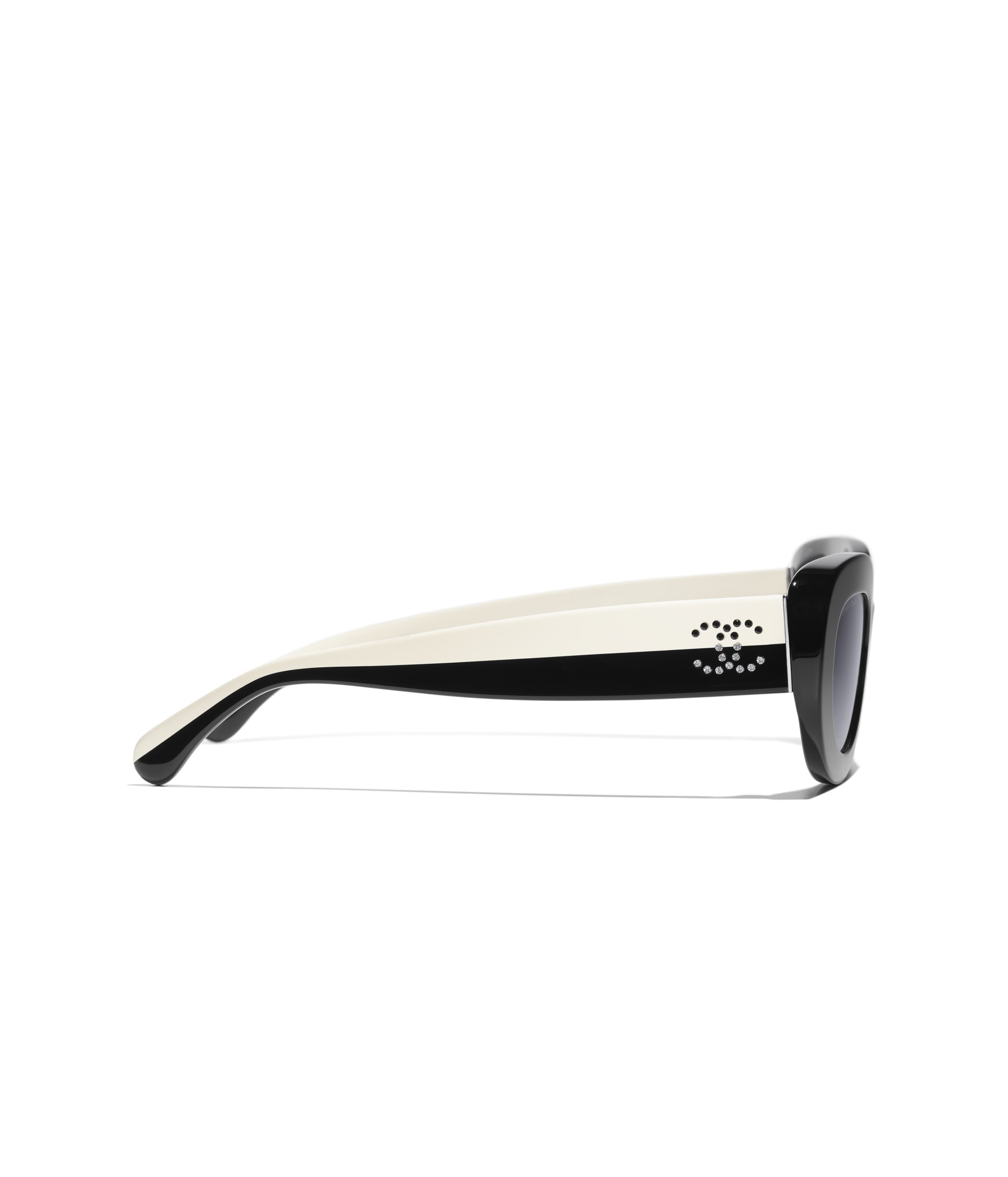 CHANEL Oval Sunglasses A71778X08101S