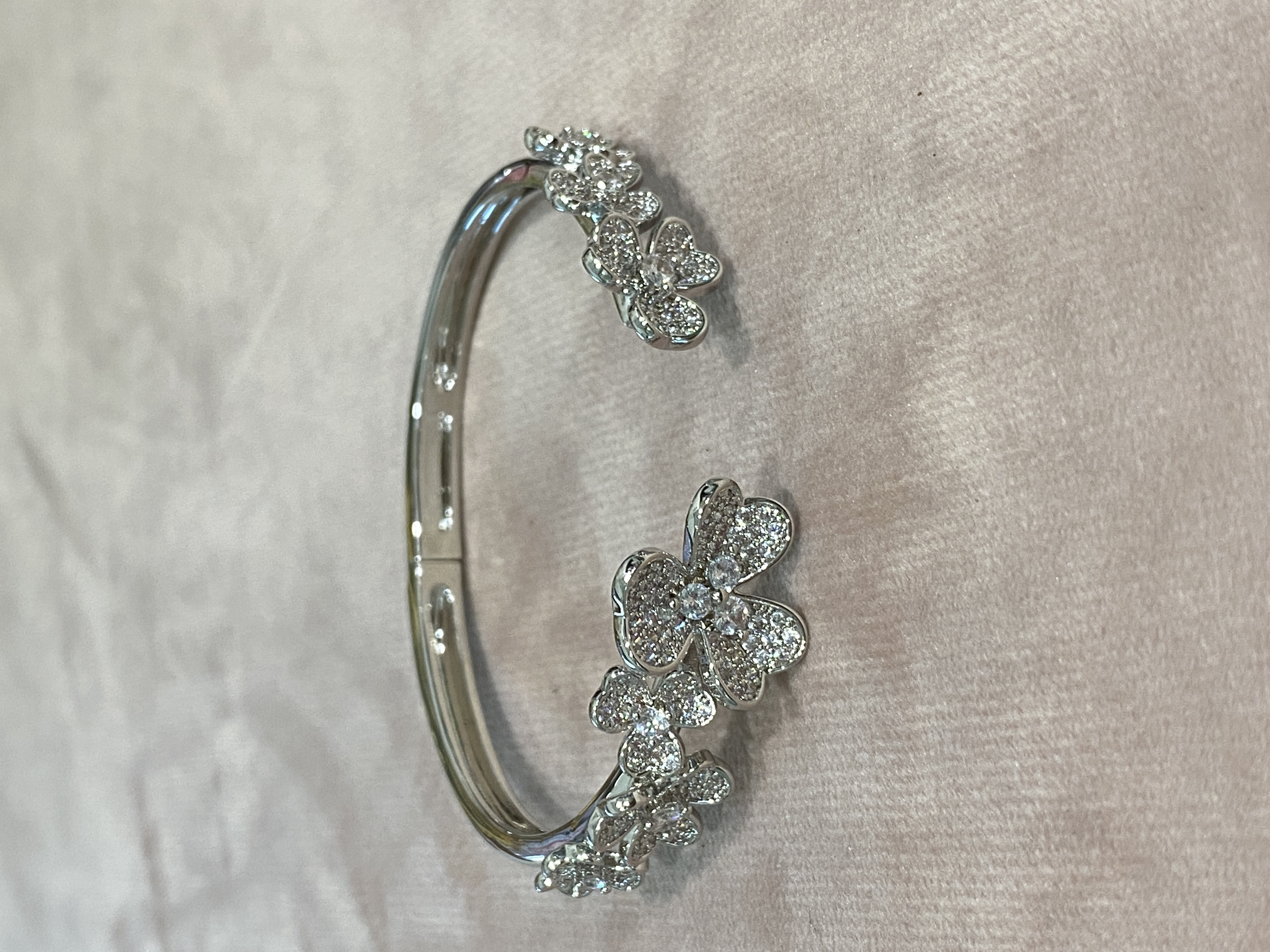TOP Van Cleef & Arpels VCA Bracelet - Sliver