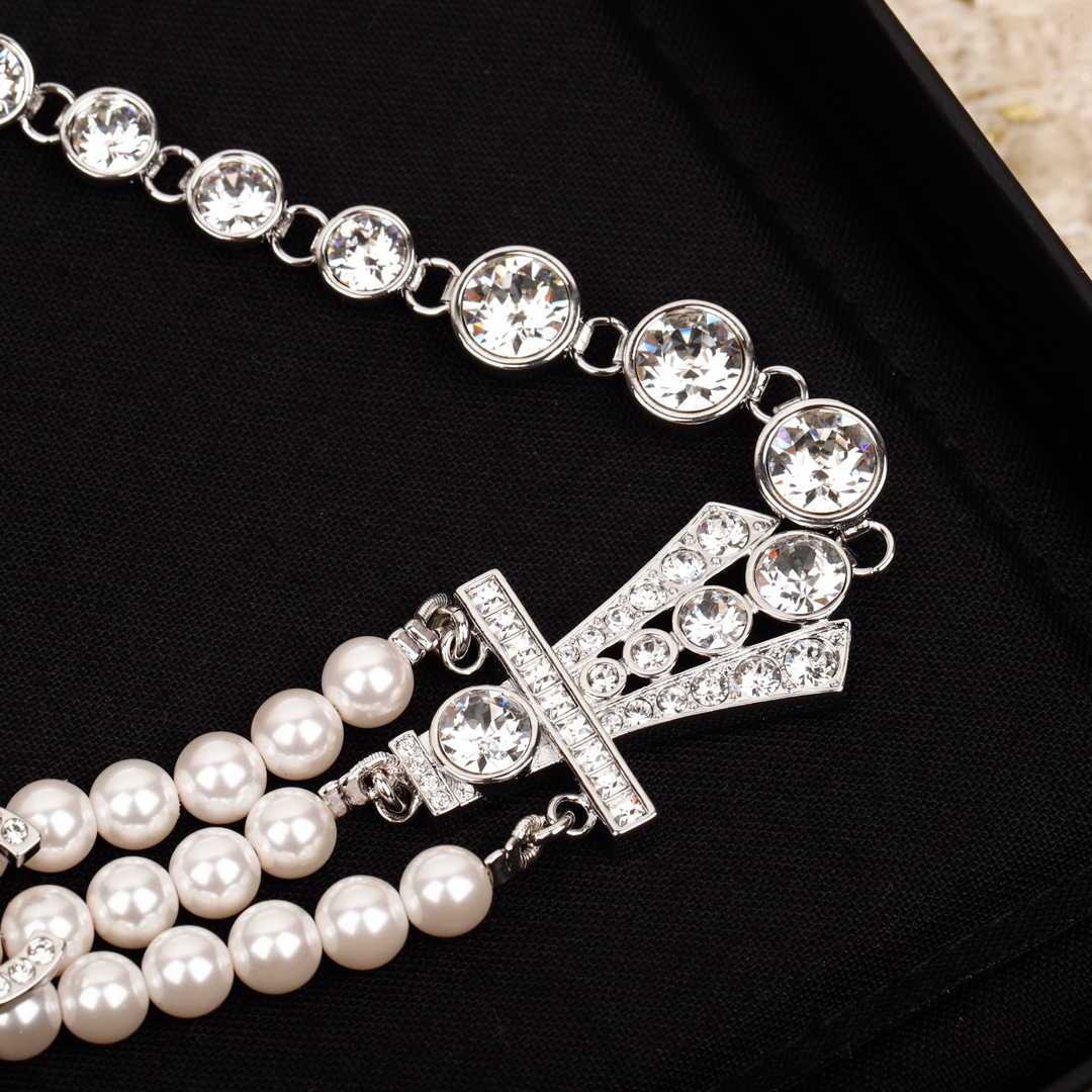 TOP CHANEL CC Choker Necklace