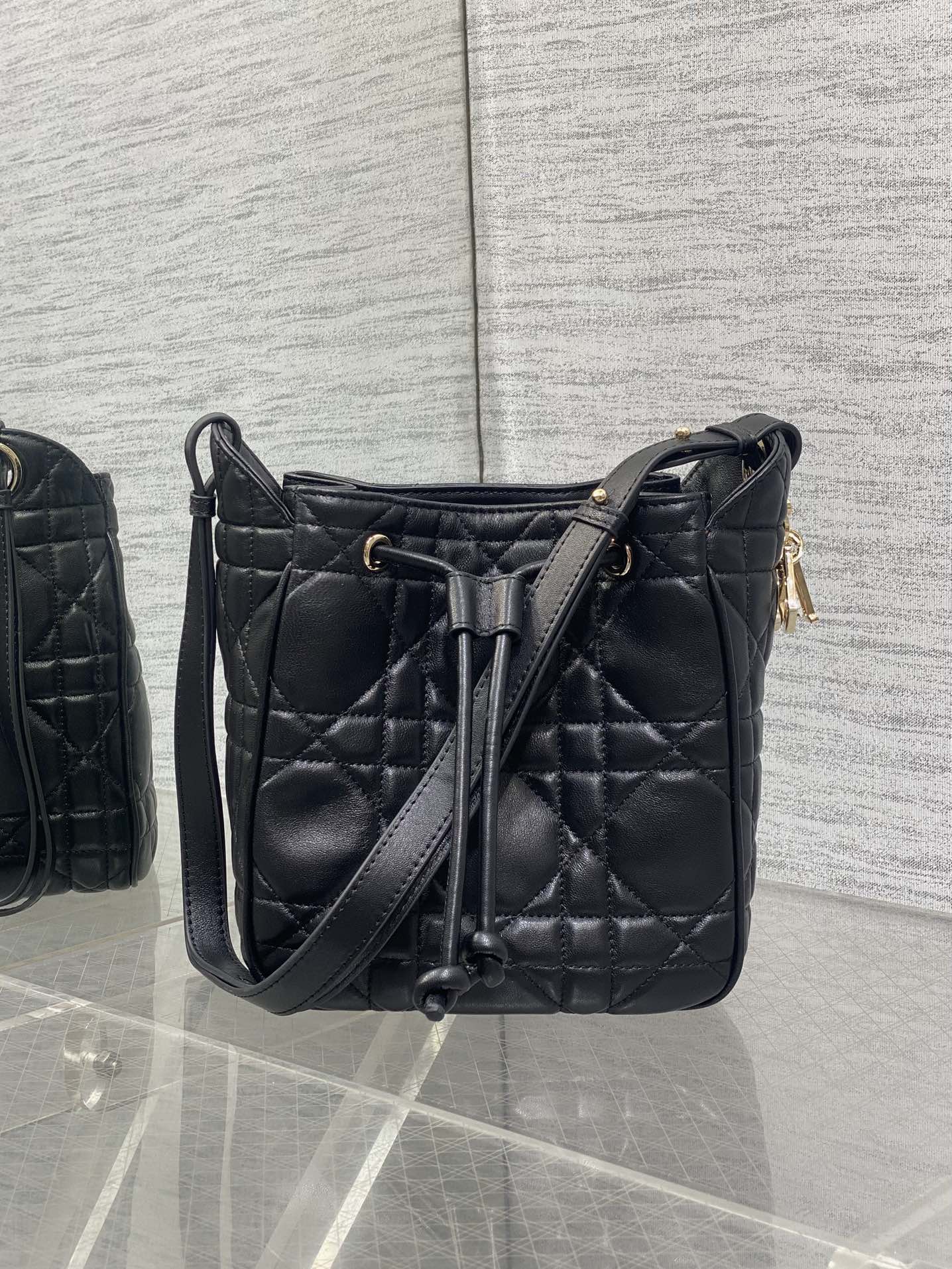 TOP Christian Dior D-Motion Bag Lambskin 17*19.5*11cm - 4 Color