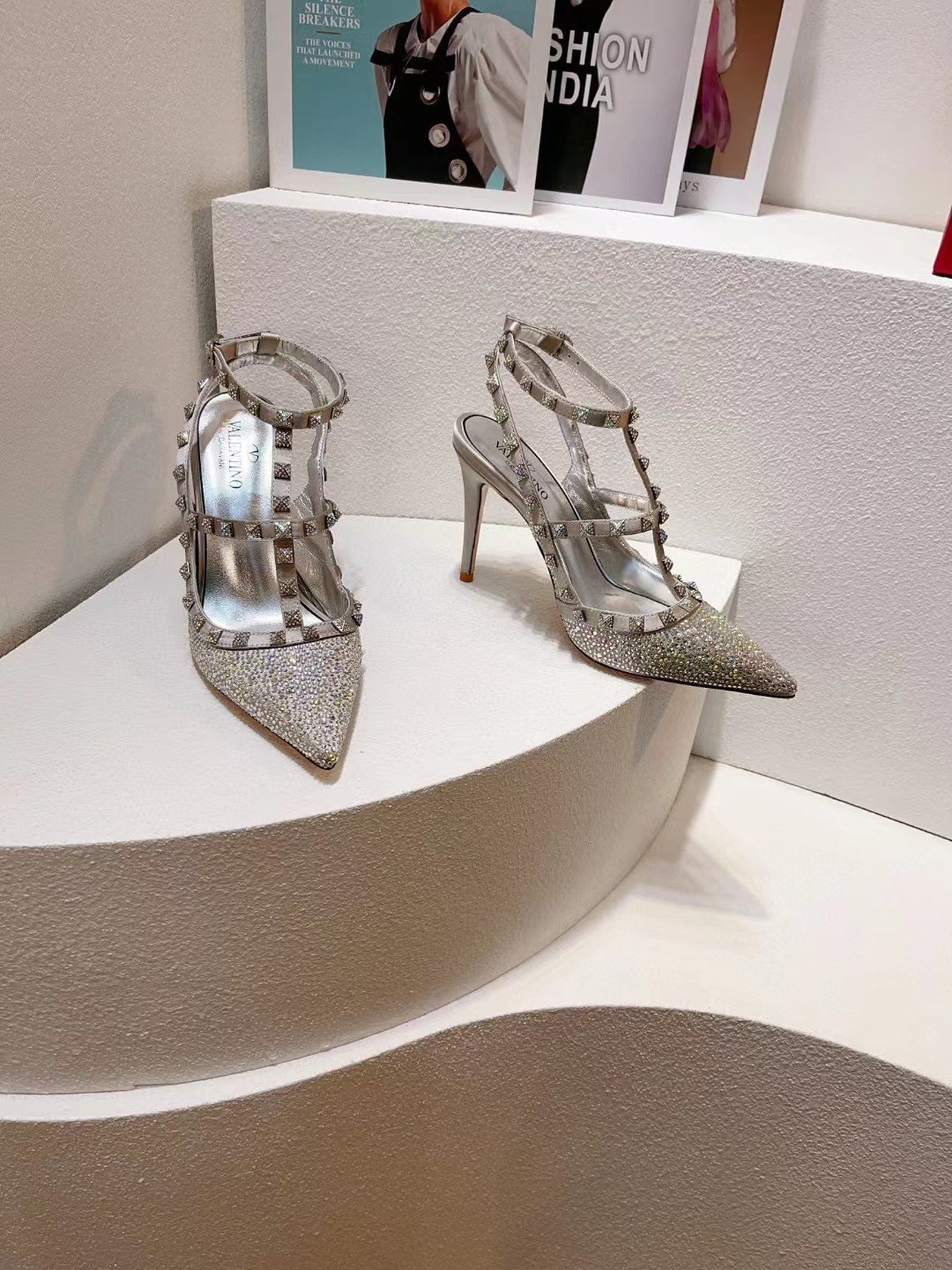 TOP VALENTINO VLogo embellished slingback pumps - 15 Color