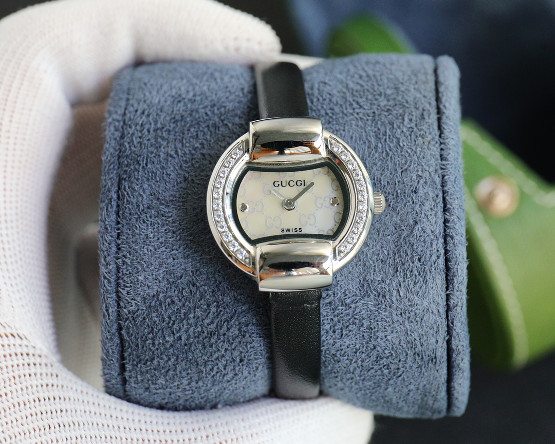TOP GUCCI Ladies 1400 Watch 25mm - 7 Colors
