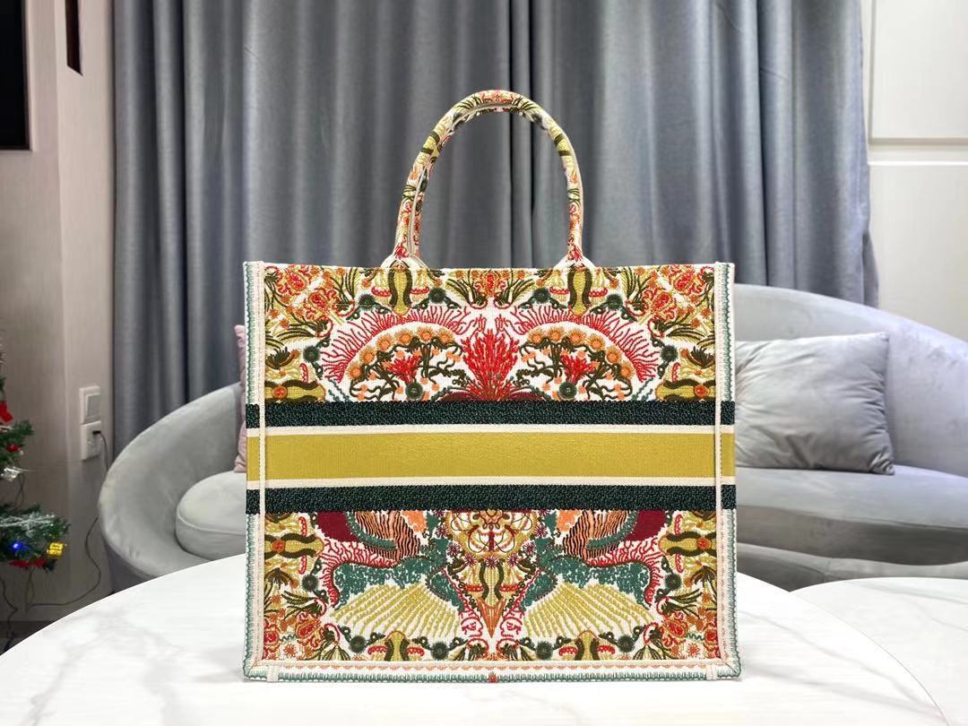 TOP Christian Dior Book Tote Bag Large 41.5cm - Multicolored