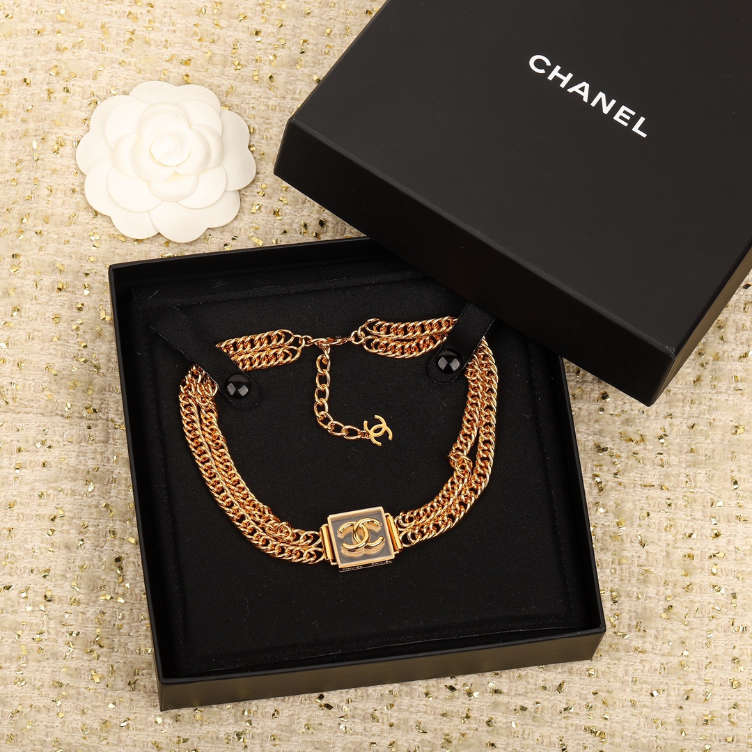 TOP CHANEL Vintage Dounble C Necklaces