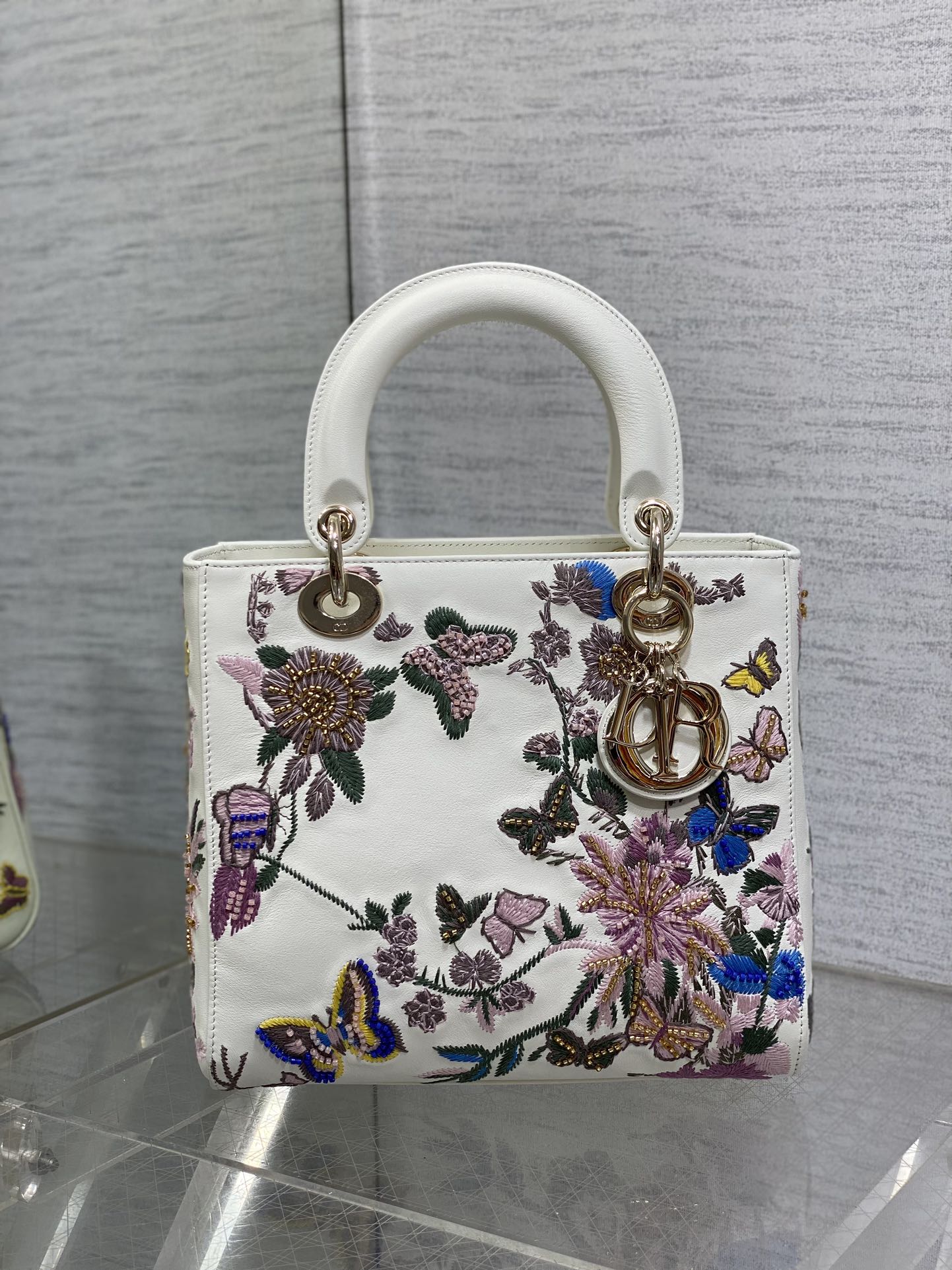 TOP Christian Dior Medium Lady Dior Bag 24x20x11cm Embroidered Flowers and Butterflies Beads