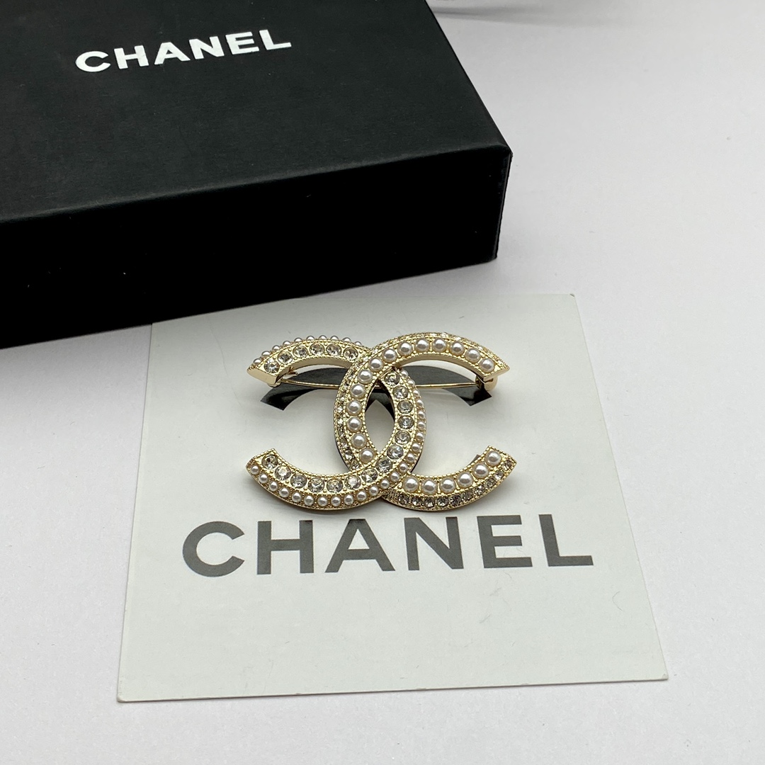 TOP CHANEL Brooch Collections
