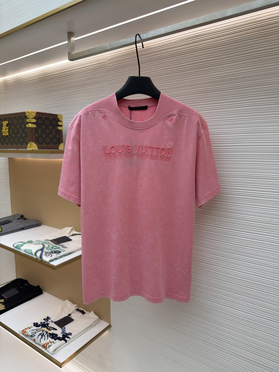 LOUIS VUITTON 洗水粉刺绣圆领短袖