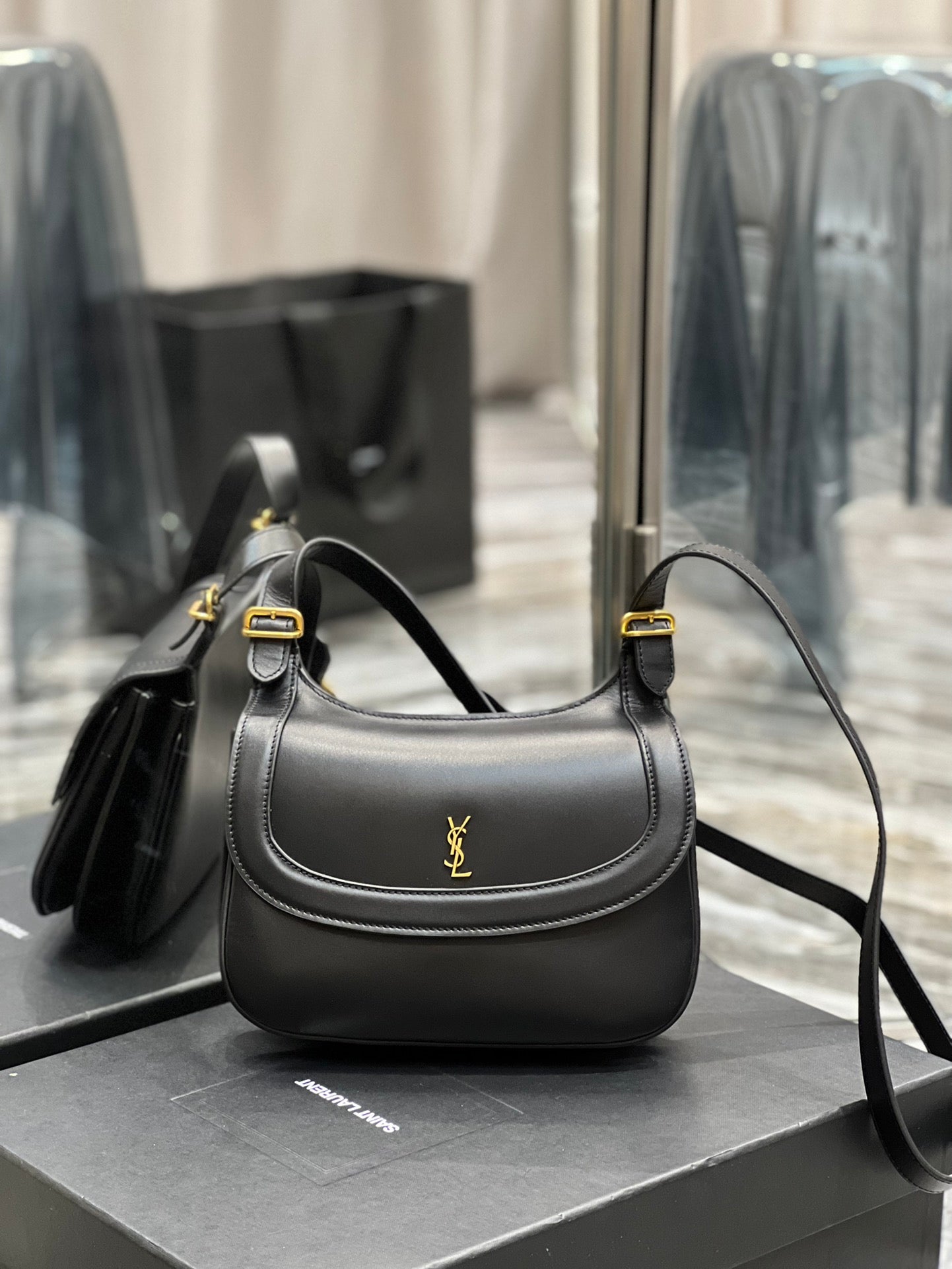 TOP Yves Saint Laurent YSL Charlie Small Shoulder Bag - Black