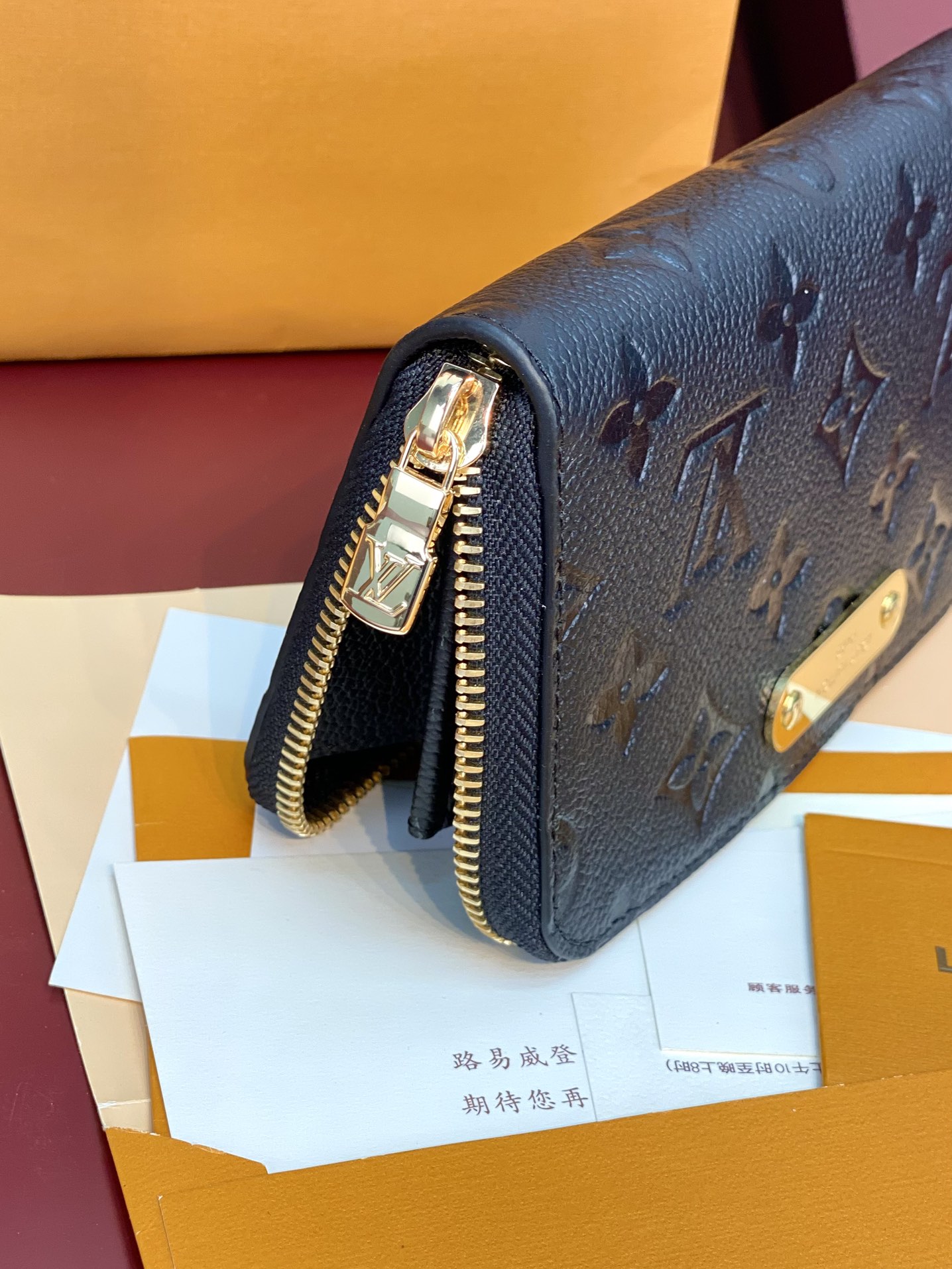 TOP Louis Vuitton LV Margot Wallet Monogram Empreinte Leather 17x11x2cm - Black