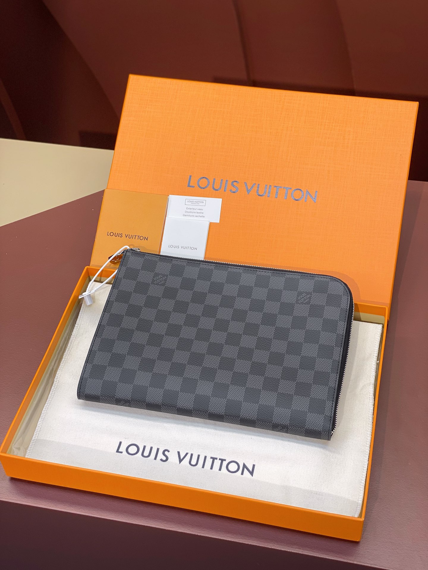 TOP Louis Vuitton LV LV Pochette Jour Handbag 27×19×1cm/35×25×2cm - Black