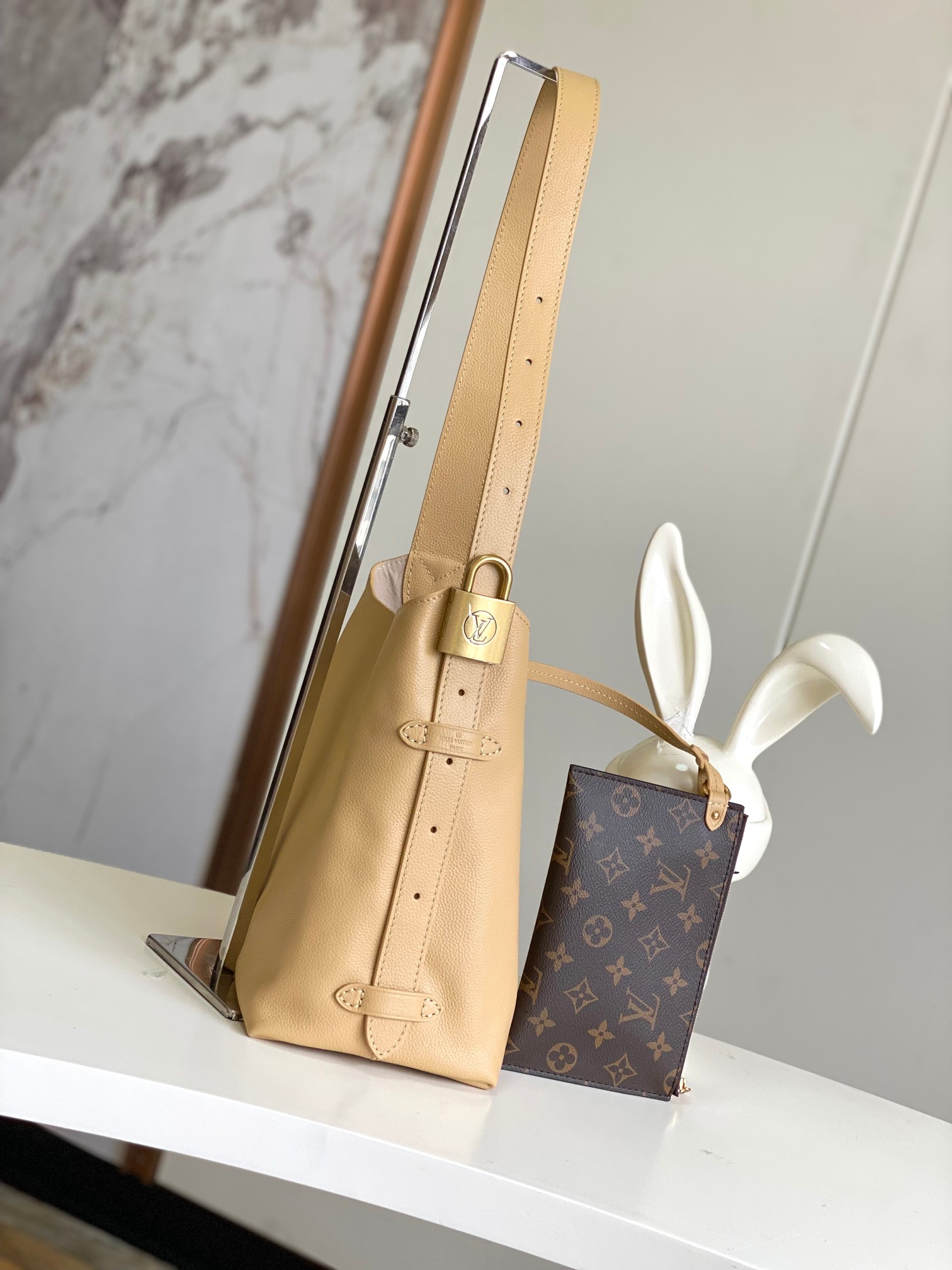 TOP Louis Vuitton LV Low Key Hobo Bag 24x28x16cm - 3 Color