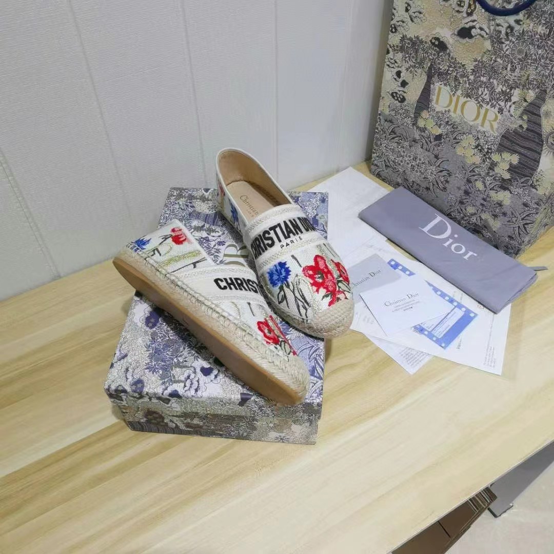 TOP Christian Dior Flats - Beige