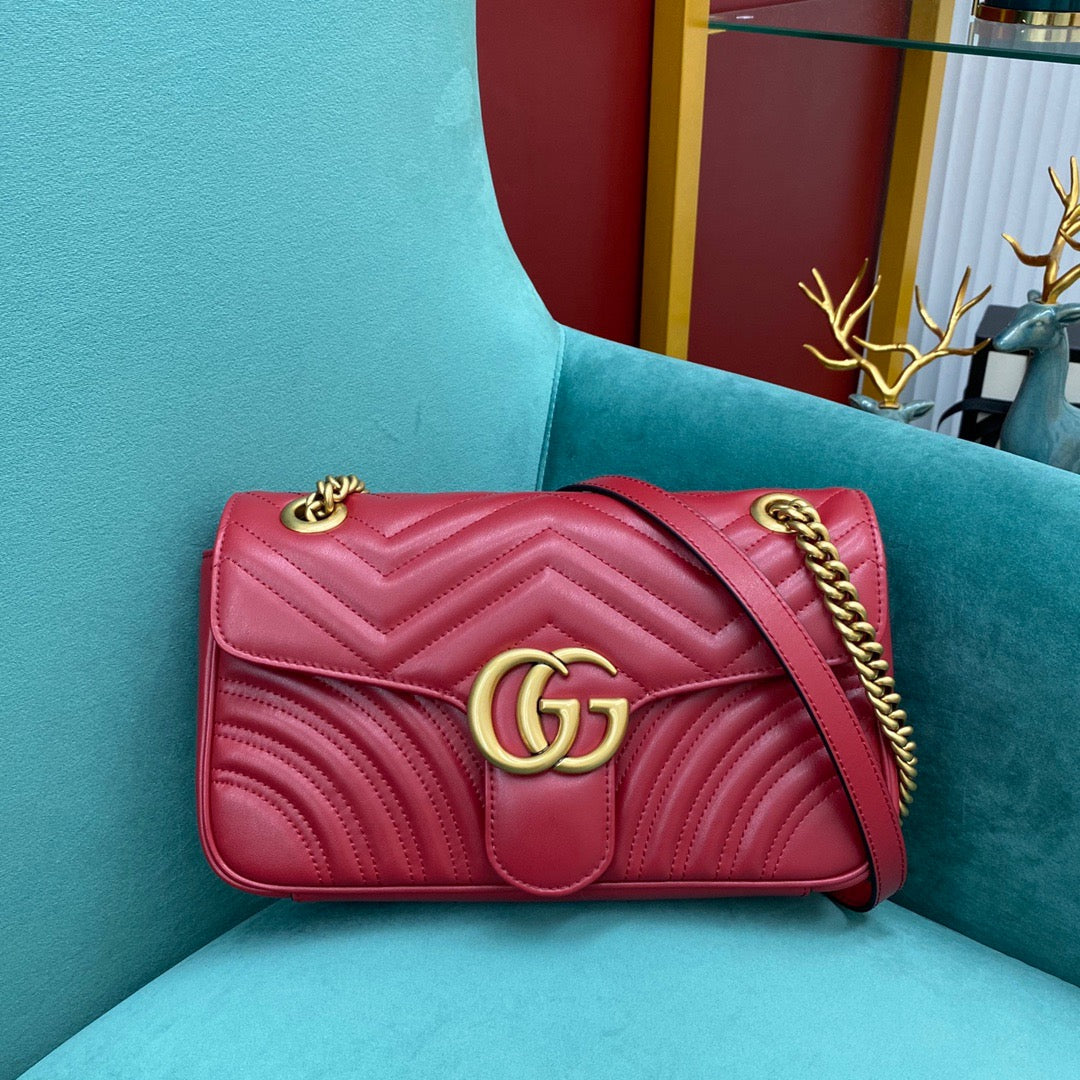 TOP GUCCI GG Marmont Bag Matelasse Shoulder Small 26cm - Red