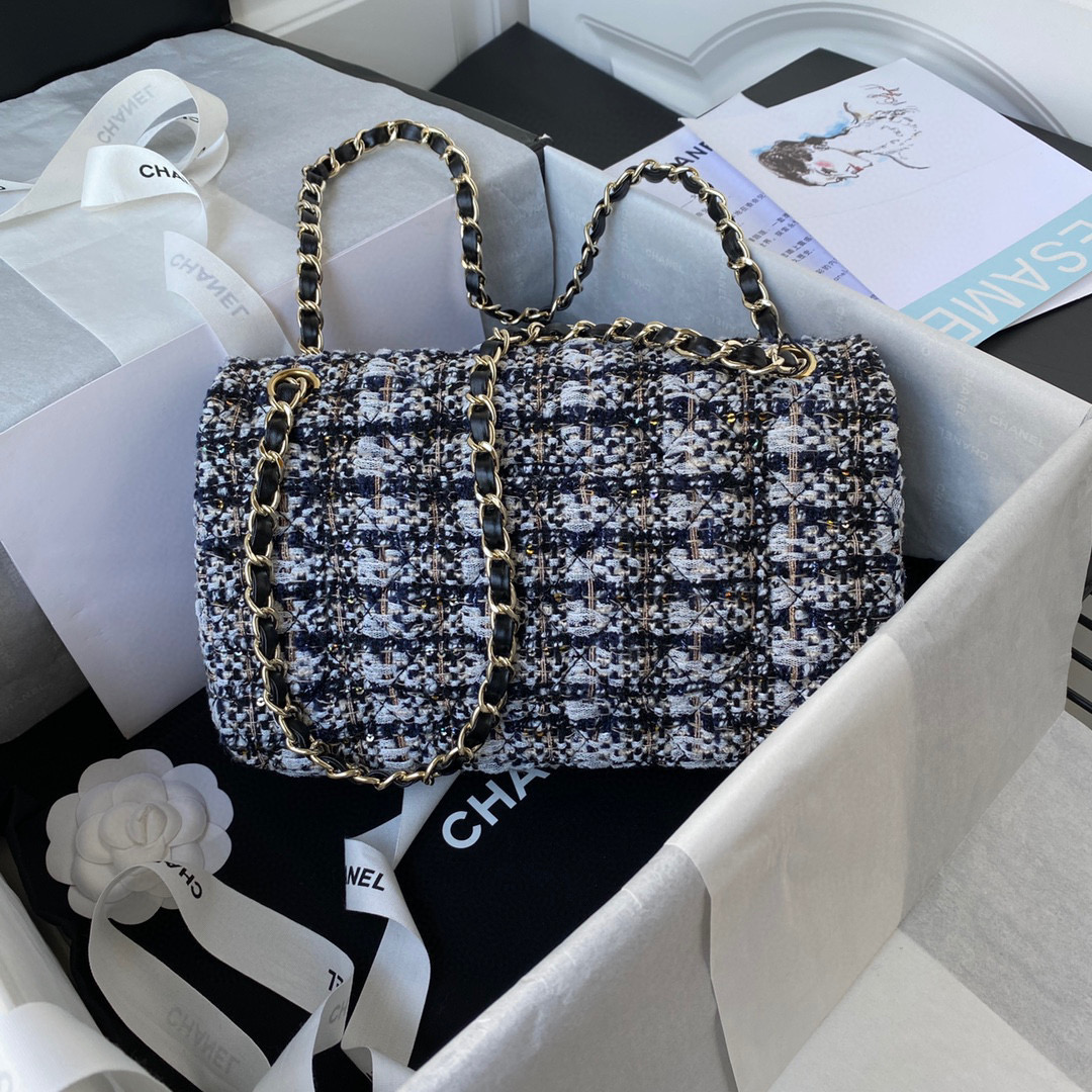 TOP CHANEL Classic Flap Bag Tweed Medium 25.5cm - Multicolour & GHW