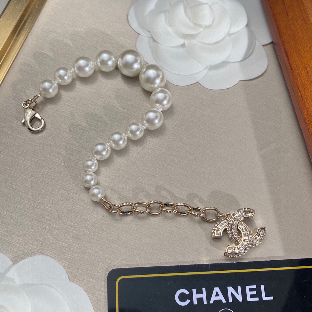 TOP CHANEL Diamonds Logo Pearls Bracelet