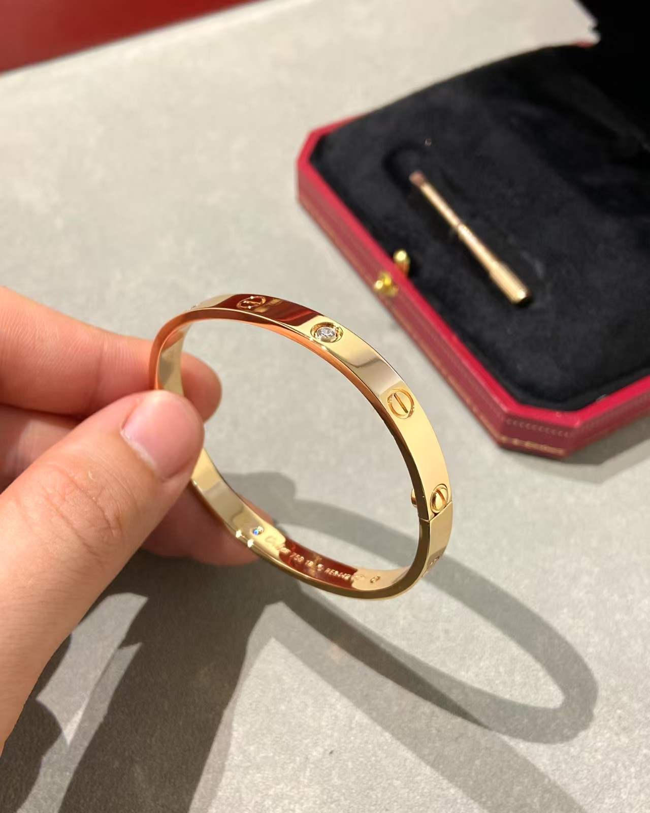 TOP Cartier Love Bracelet - 4 Stones