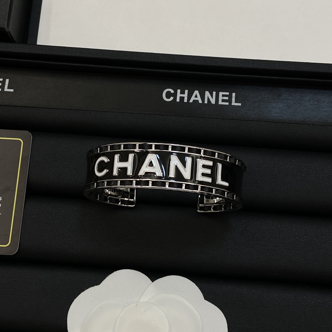 TOPCHANEL Bracelets