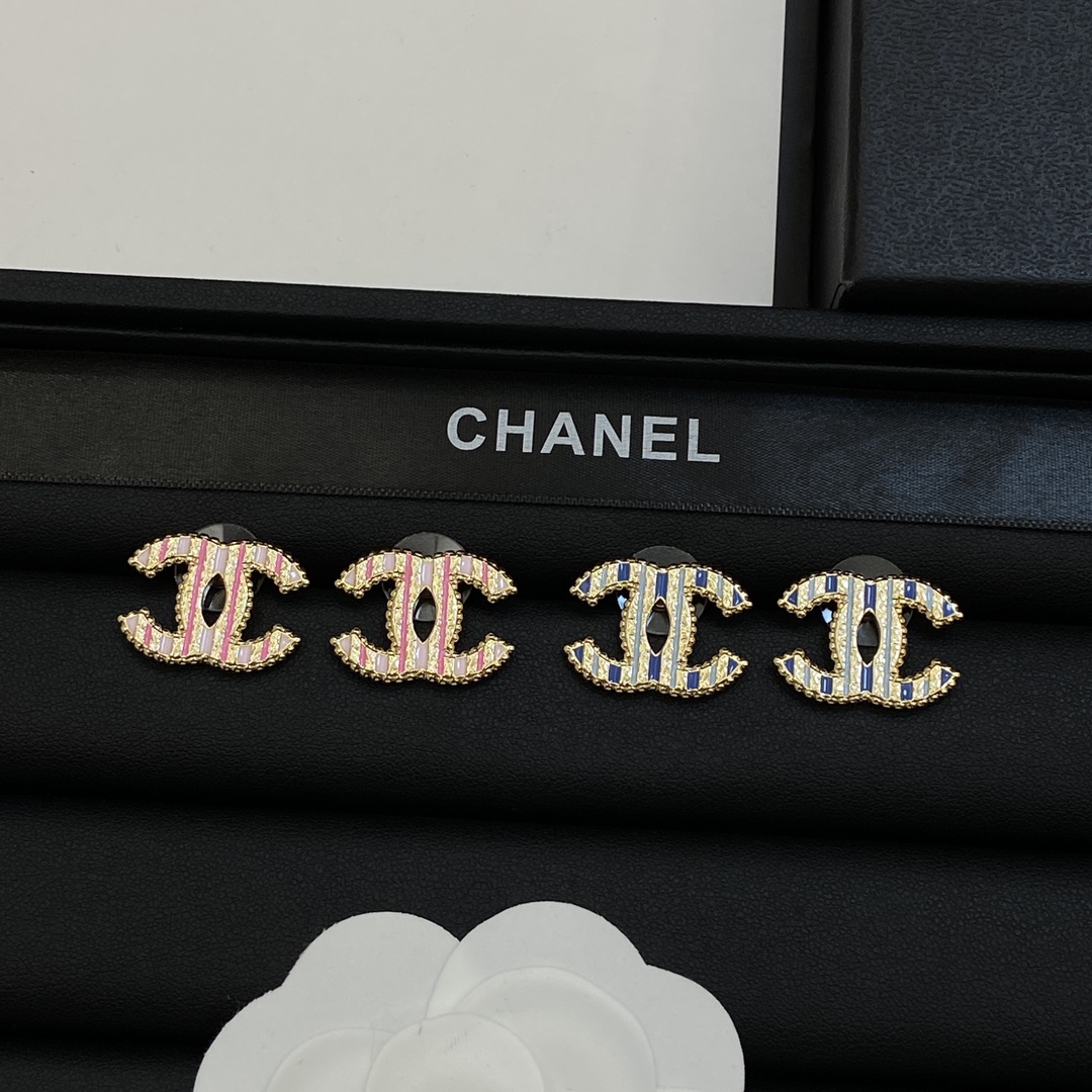 TOP CHANEL CC Earrings - 2 Color