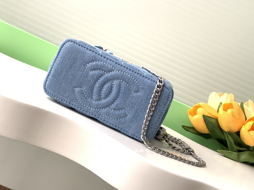 TOP CHANEL Vanity Case Denim with Heart Shape Adjustable Buckle 8.5x11x7cm/9.5x18x8cm - Blue