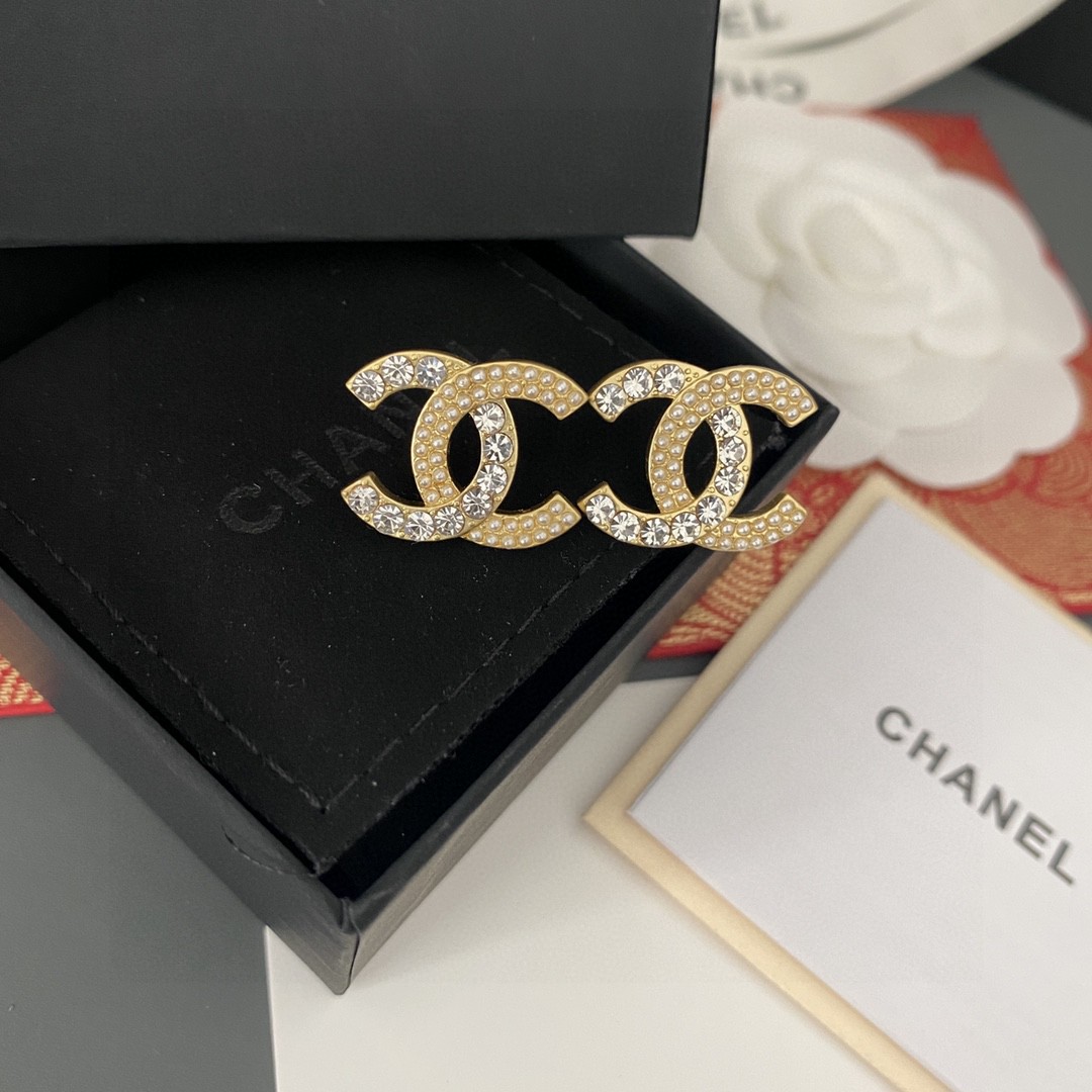 TOP CHANEL Double C Diamonds Earrings