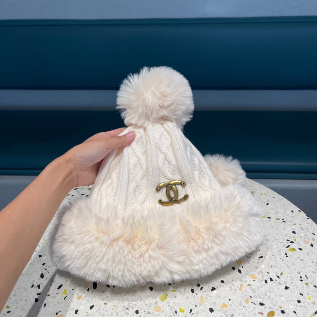 TOP CHANEL Plush Hat with Fur Ball - 3 Colour