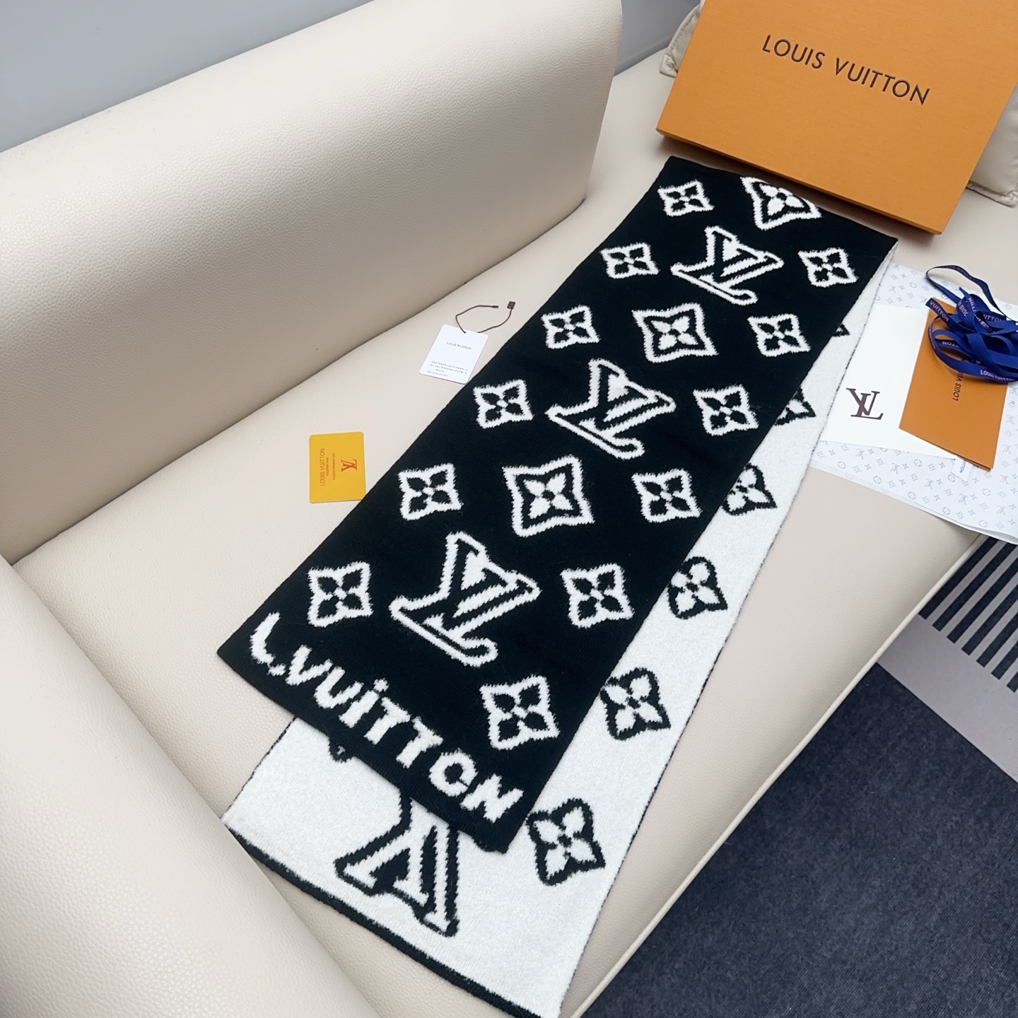 TOP Louis Vuitton LV Wool Scarf 180x25cm - 2 Color