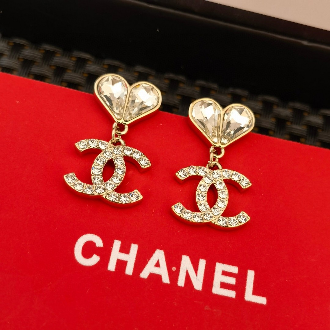 TOP CHANEL Double C and Heart Earrings