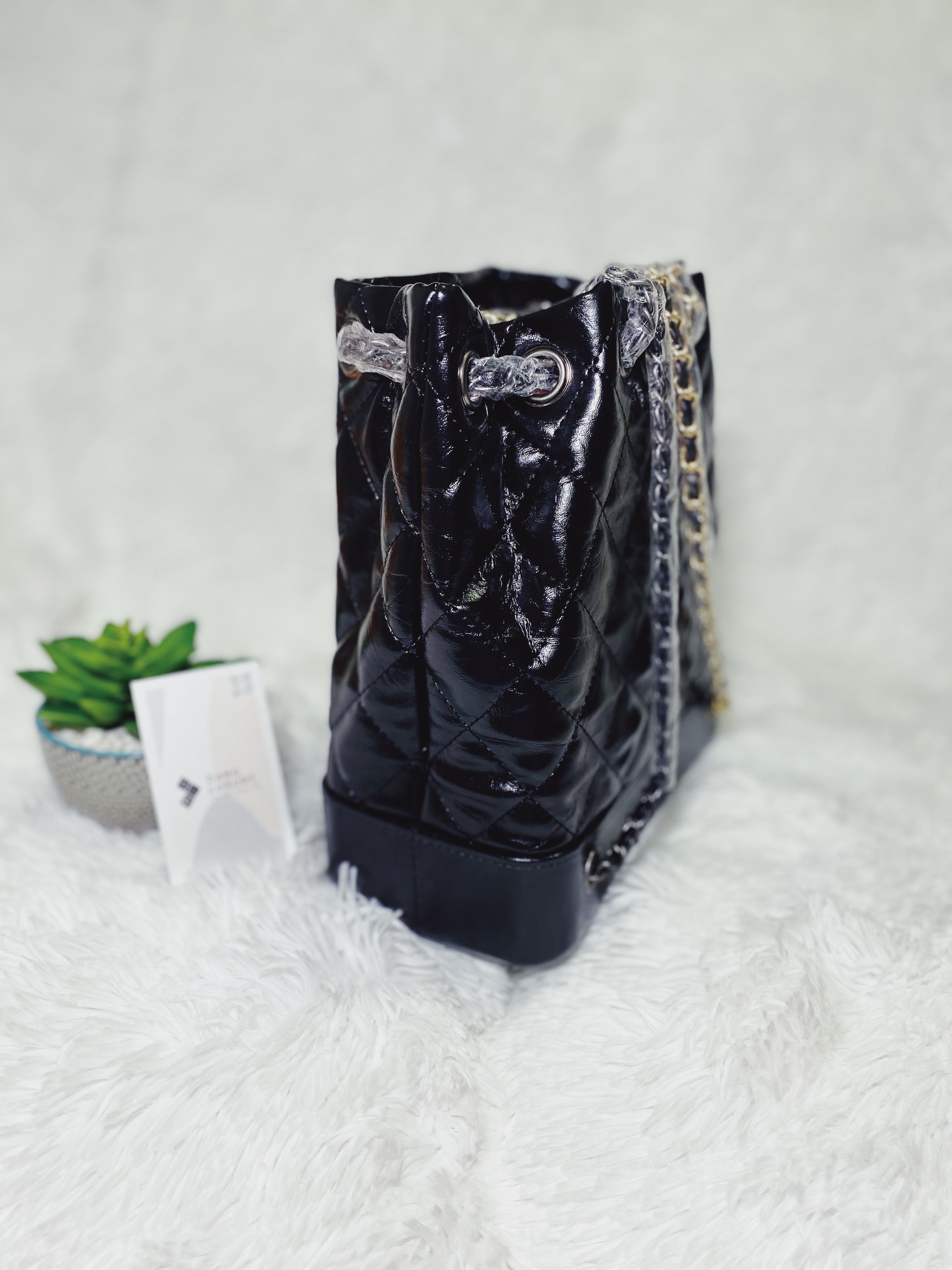 TOP CHANEL Quilted Bucket Backpack - BLACK