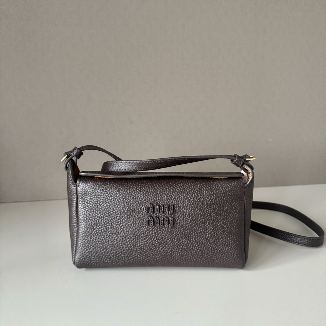 TOP Miu Miu Shoulder Bag 19x10x7.5cm - 4 Color