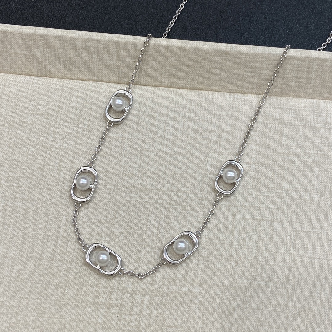 TOP Christian Dior  Necklace - 2 Colors