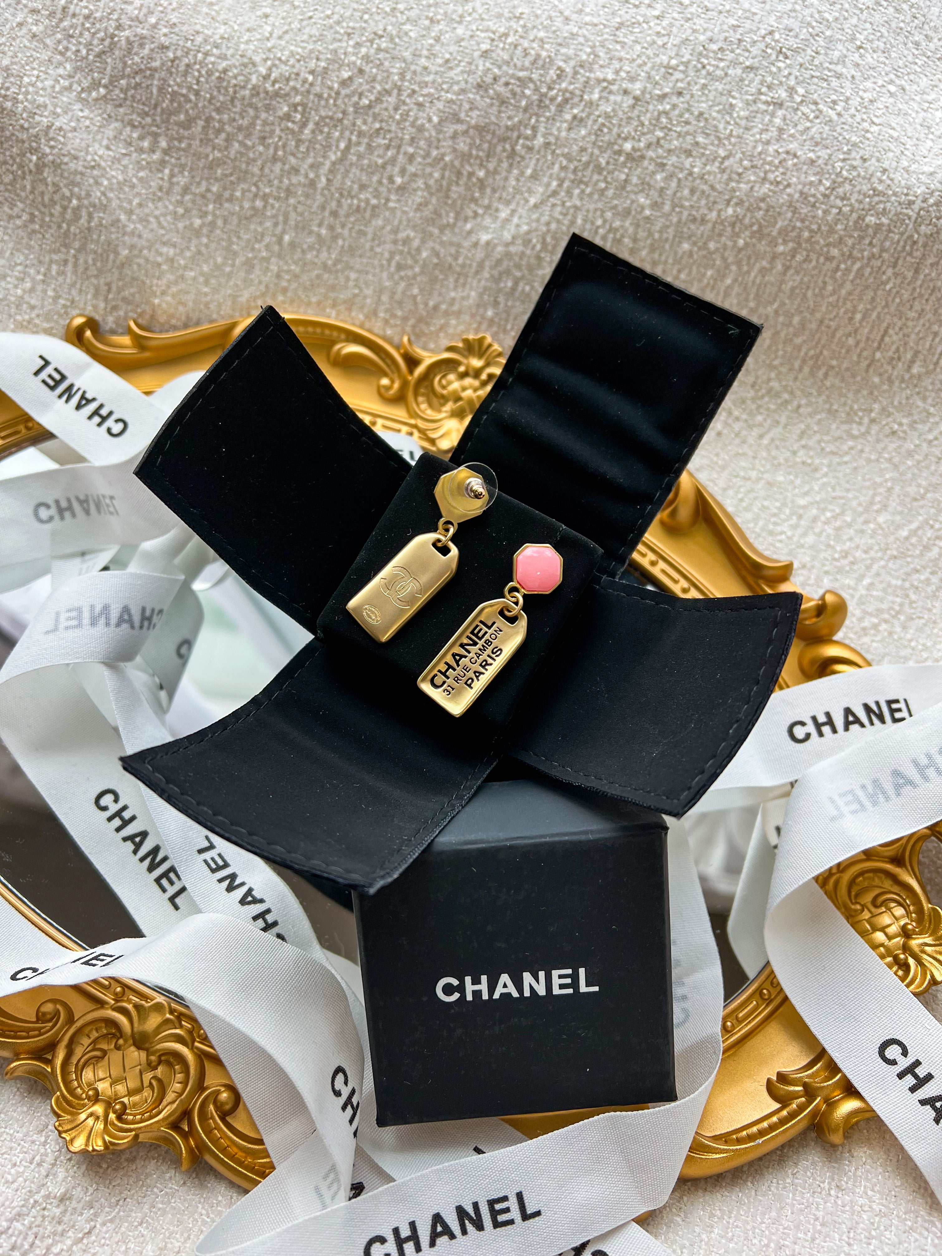TOP CHANEL Rue De Cambon Dangle Earrings - Pink Gold