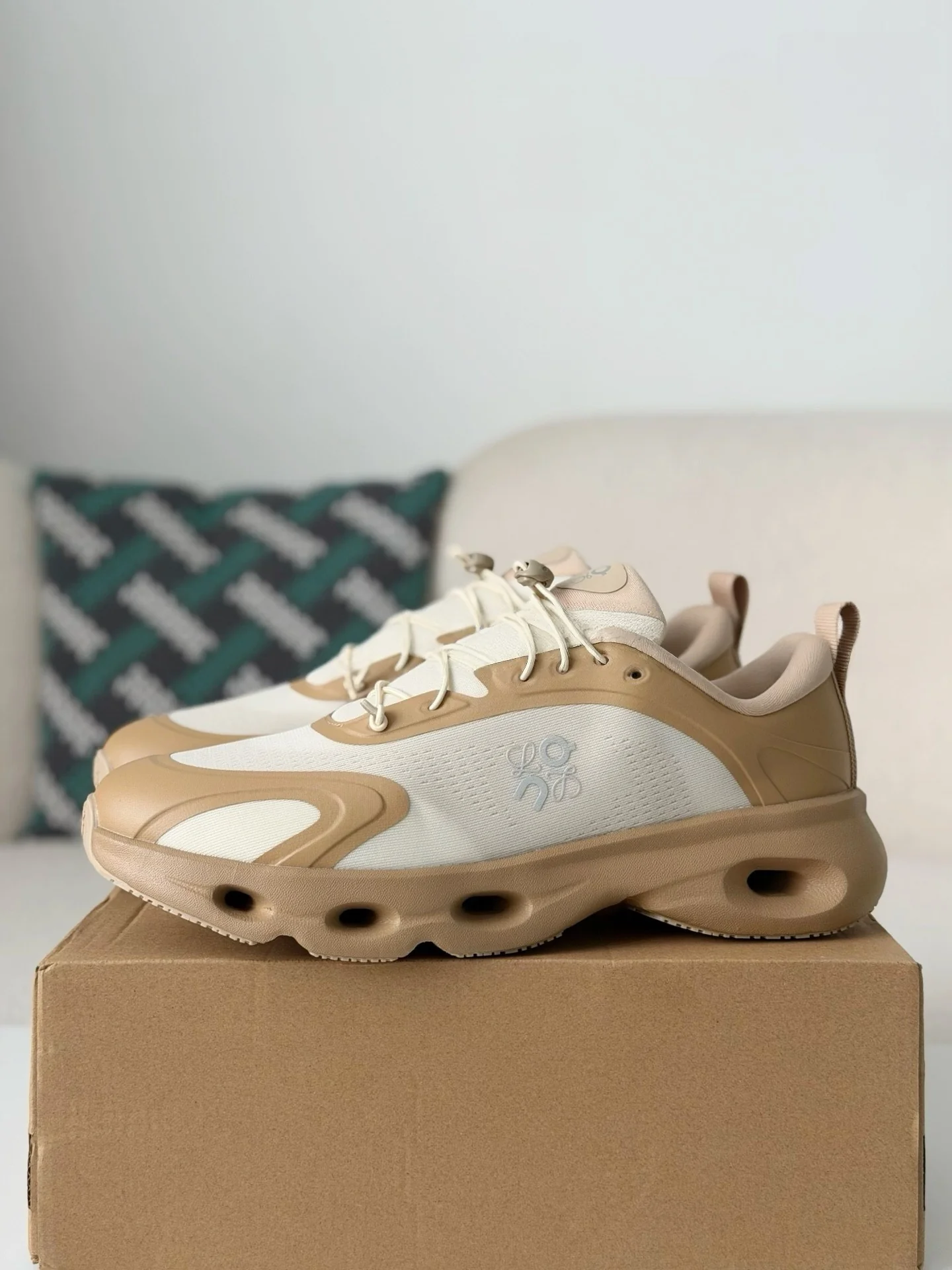 AAAShoes Color Block Hollow Out Platform Sneakers, Breathable Mesh Quick Lace Up Running Shoes, Shock Absorbing Casual Walking Trainers Unisex