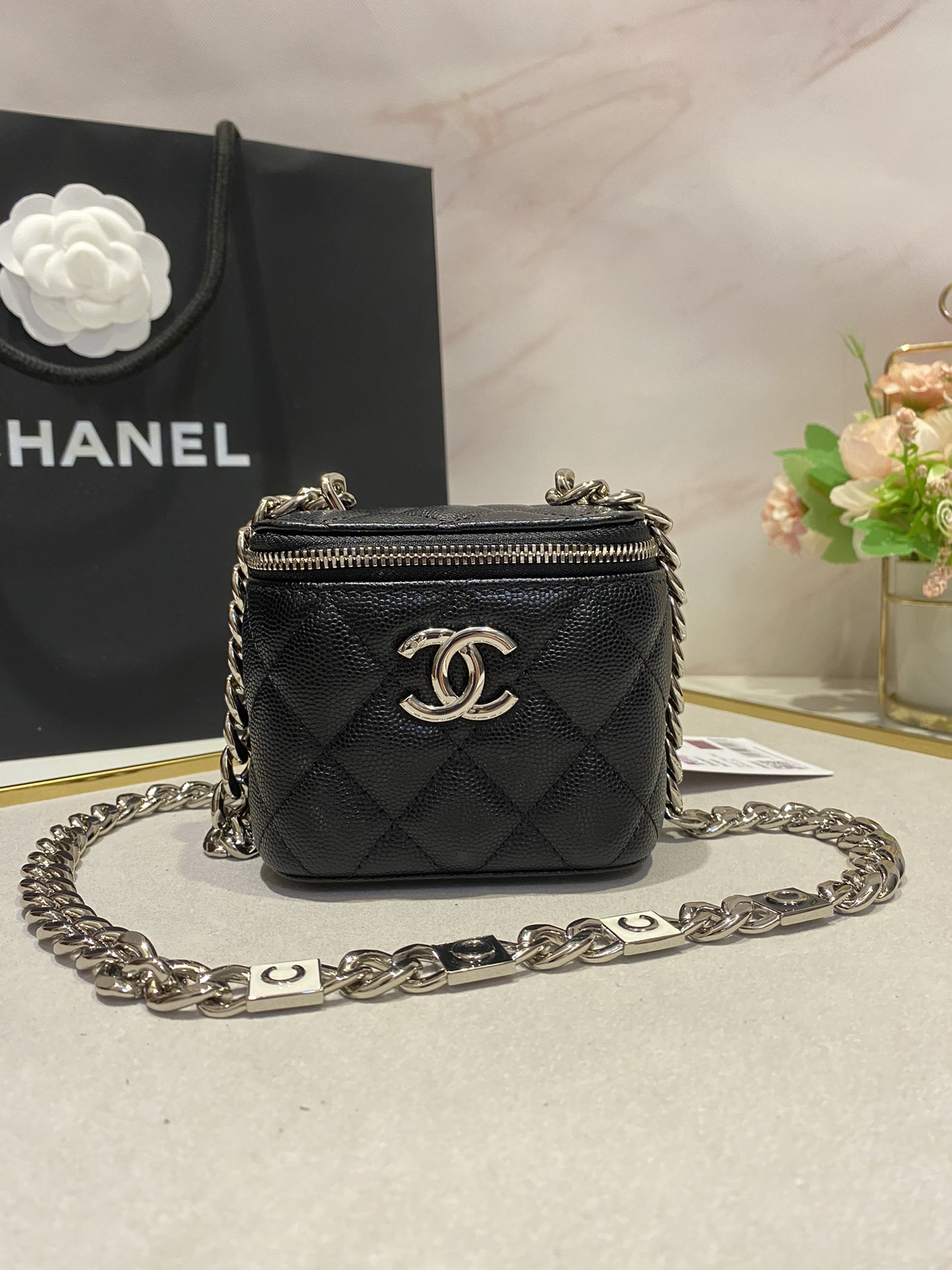 TOP CHANEL Enamel Buckle Chain Box 12*9*7cm  - SHW