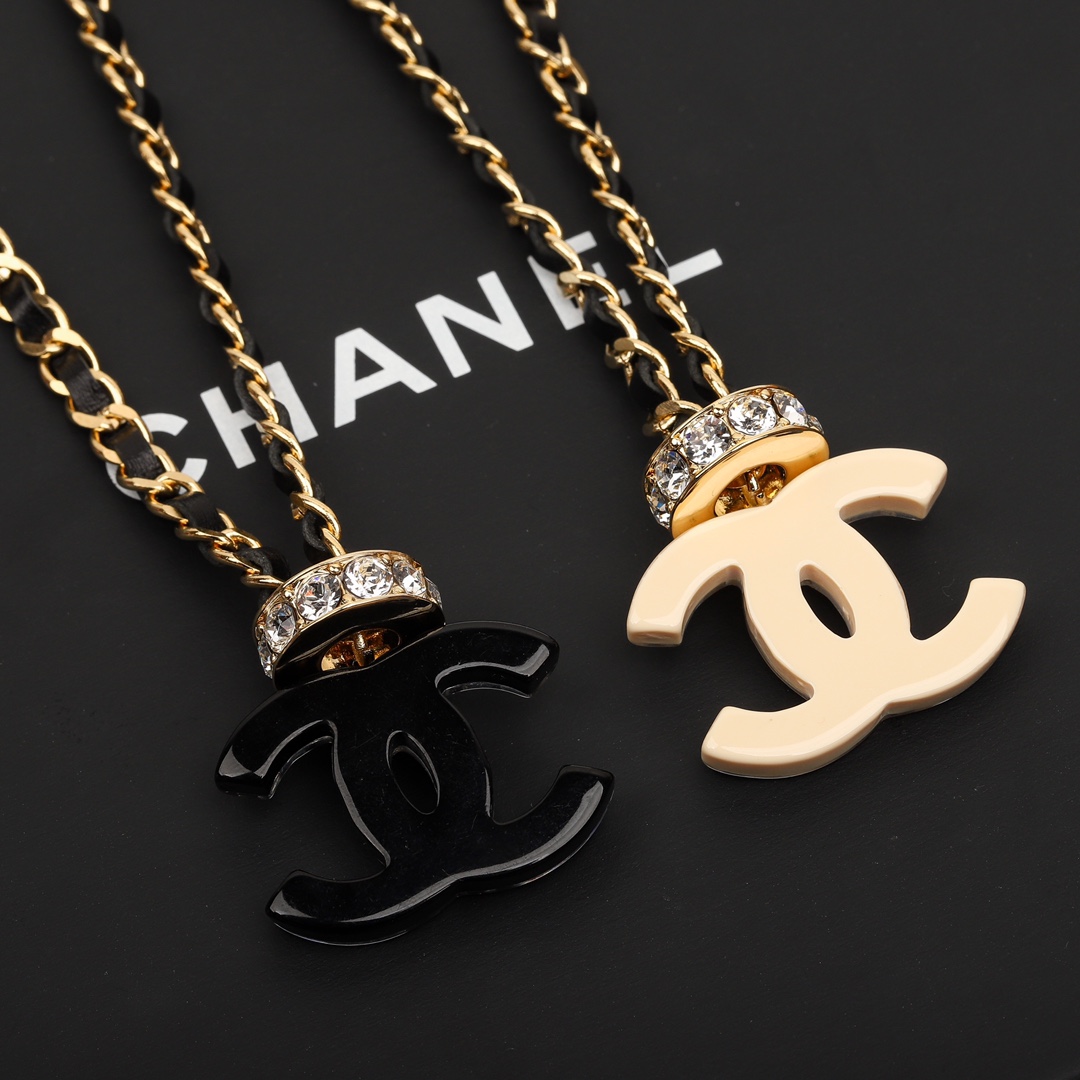 TOP CHANEL Logo Resin Brass Diamond Necklace
