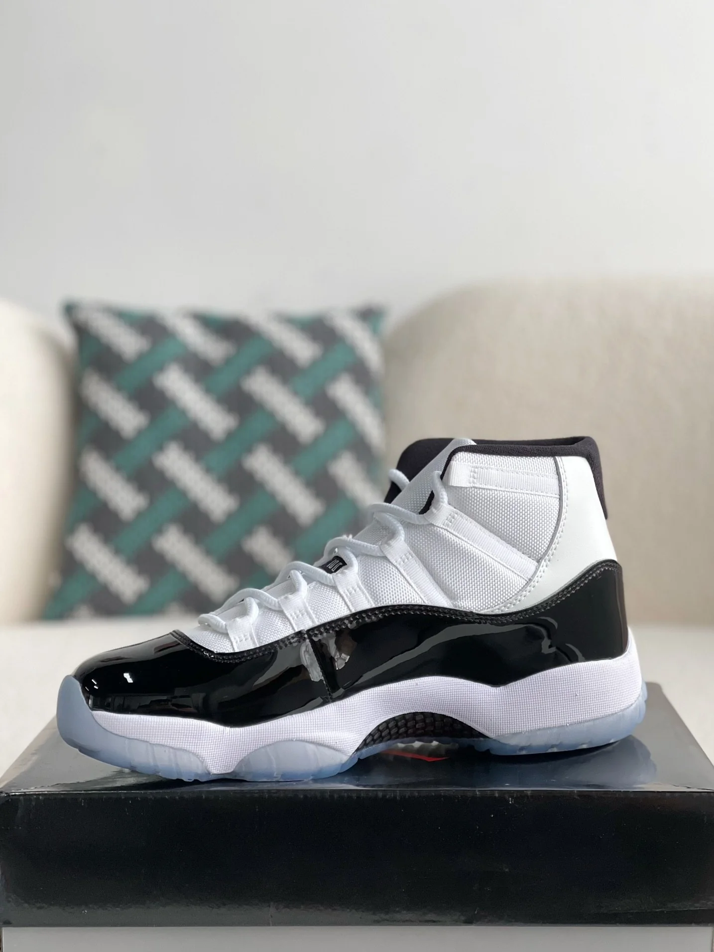AAAShose Retro Concord White Black High Top Sneakers Classic Basketball Shoes For Men Women