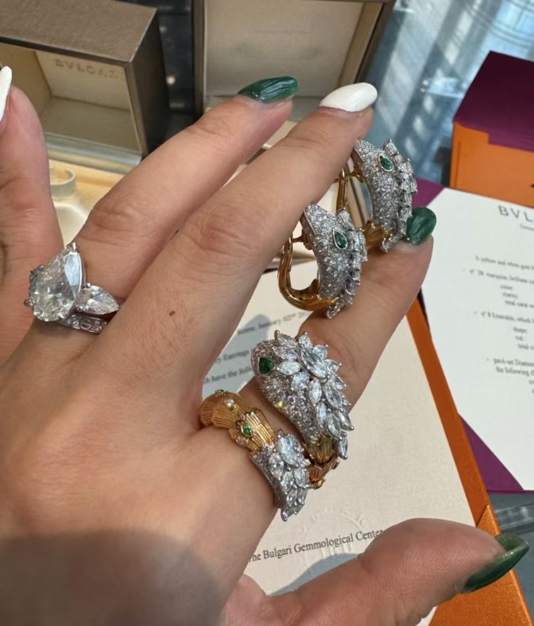 TOP BVLGARI Serpenti Platinum Diamond Emerald  Ring+Earrings -Gold