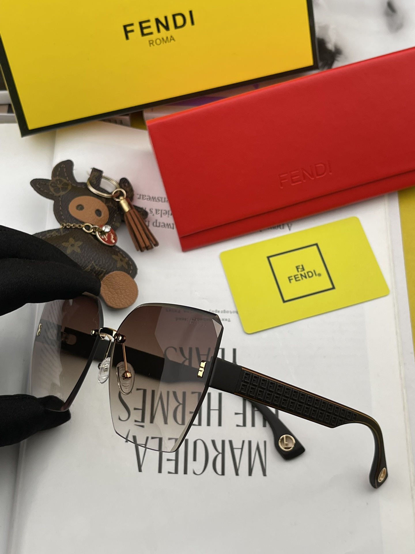 TOP FENDI Sunglasses - 5 Color