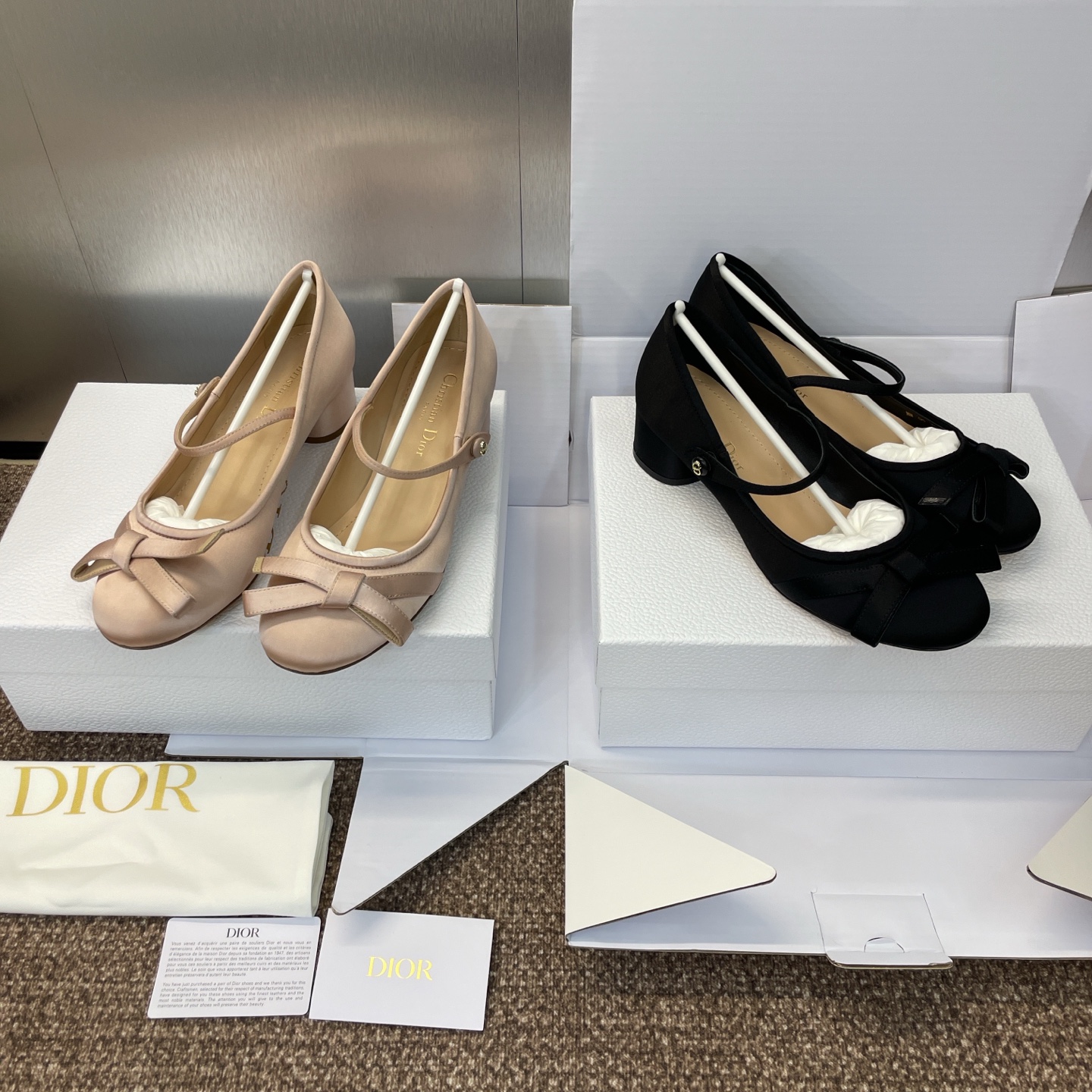 TOP Christian Dior Lovely-D Low Heels Pumps - 2 Colors