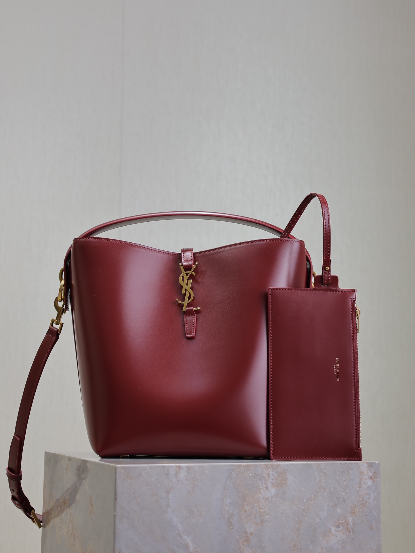 TOP Yves Saint Laurent YSL Le 37 Calfskin 26×20×12cm - Dark Red&GHW