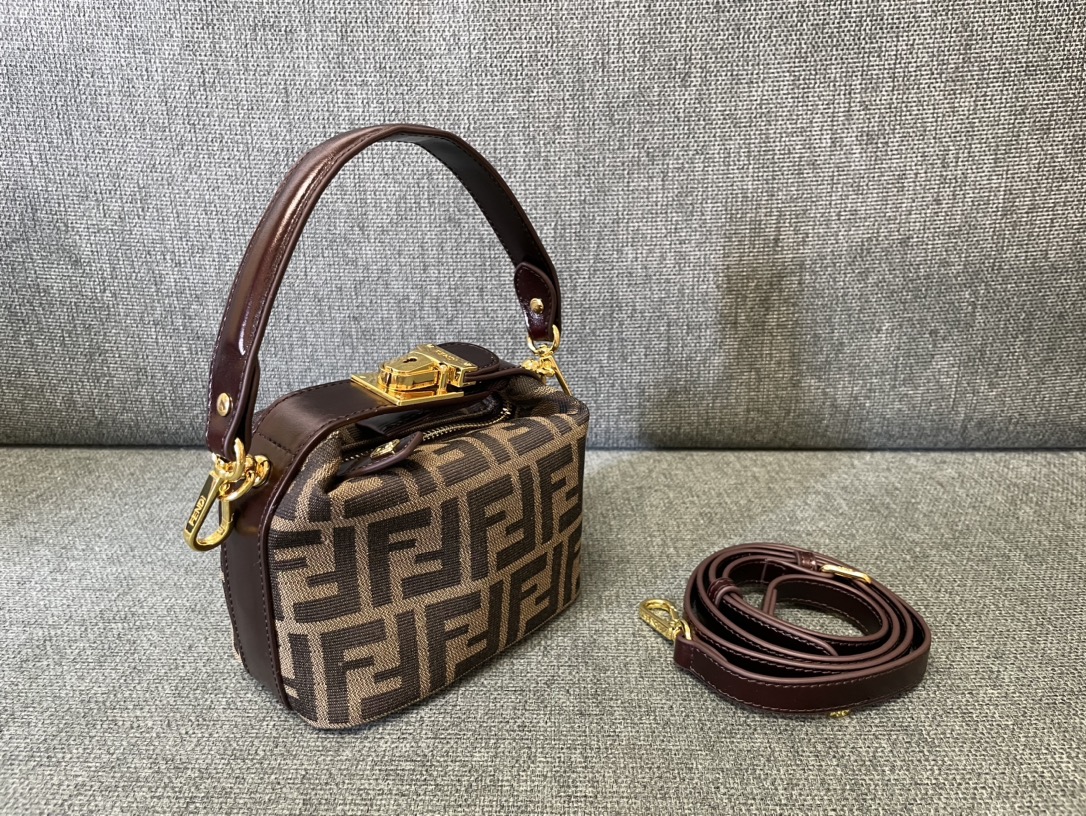 TOP FENDI Mini Lunch Box Bag 15×9×13cm  - Coffee