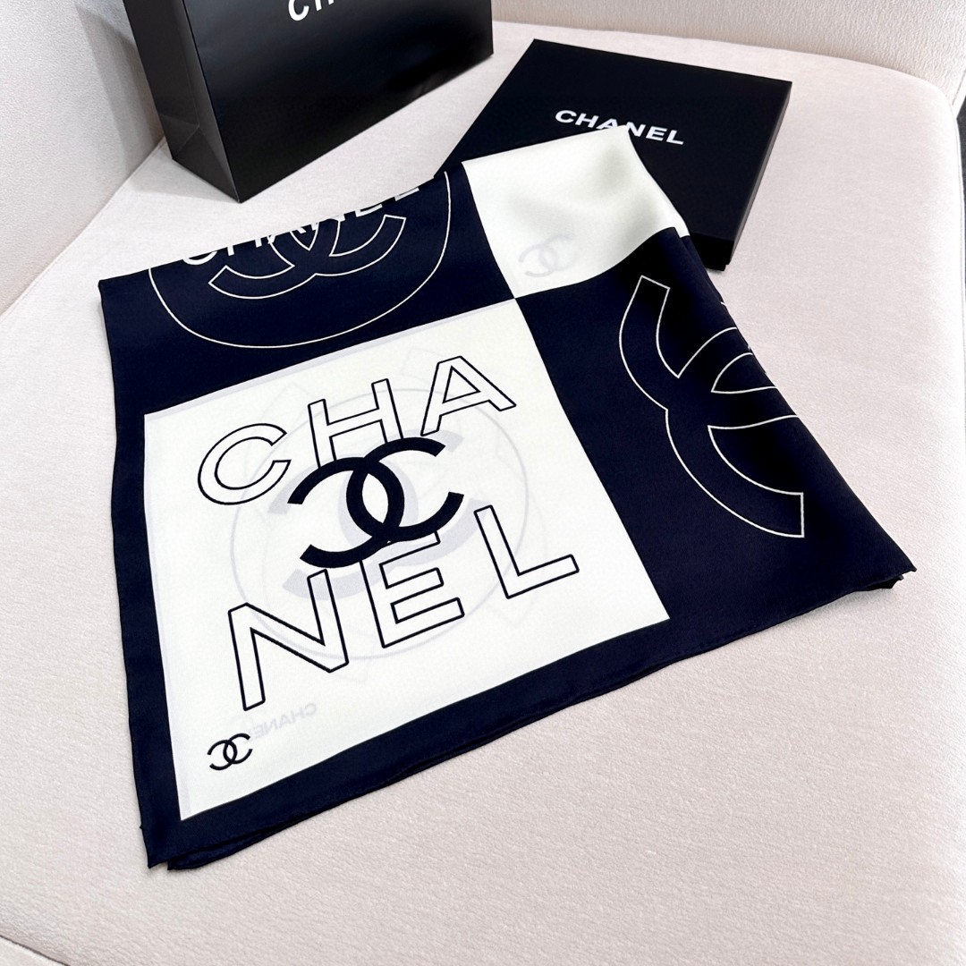 TOP Chanel Silk Scarf 90x90cm - Black